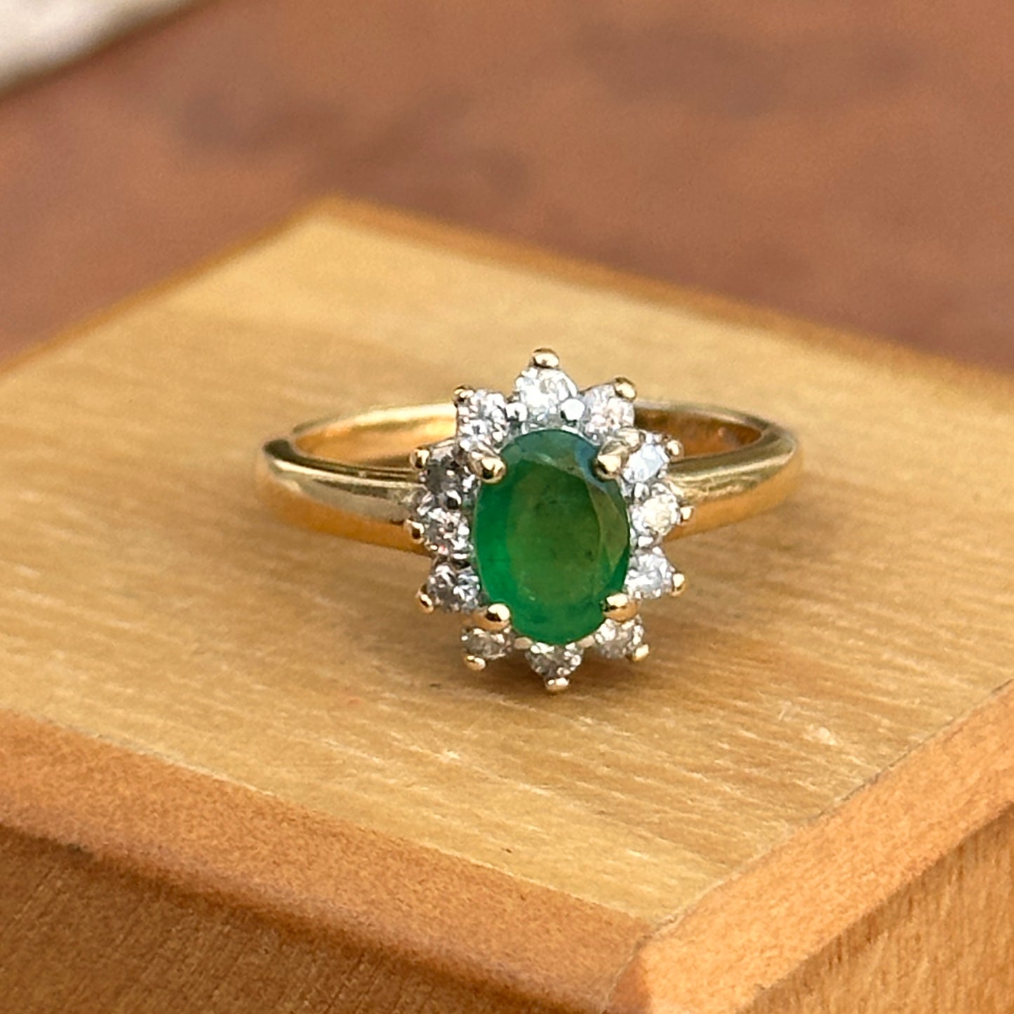 Estate 14KT Yellow Gold Oval .75-1.00CT Emerald + Diamond Halo Ring 4.5 - LSJ