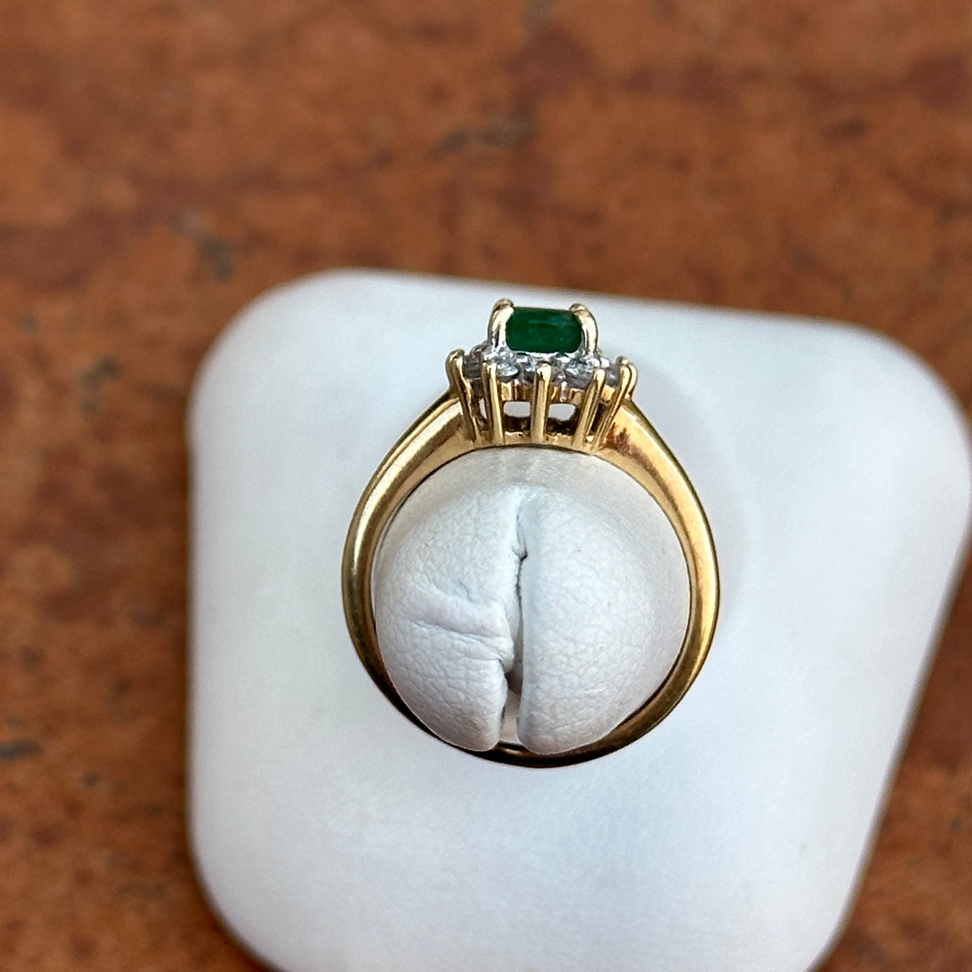 Estate 14KT Yellow Gold Oval .75-1.00CT Emerald + Diamond Halo Ring 4.5 - LSJ