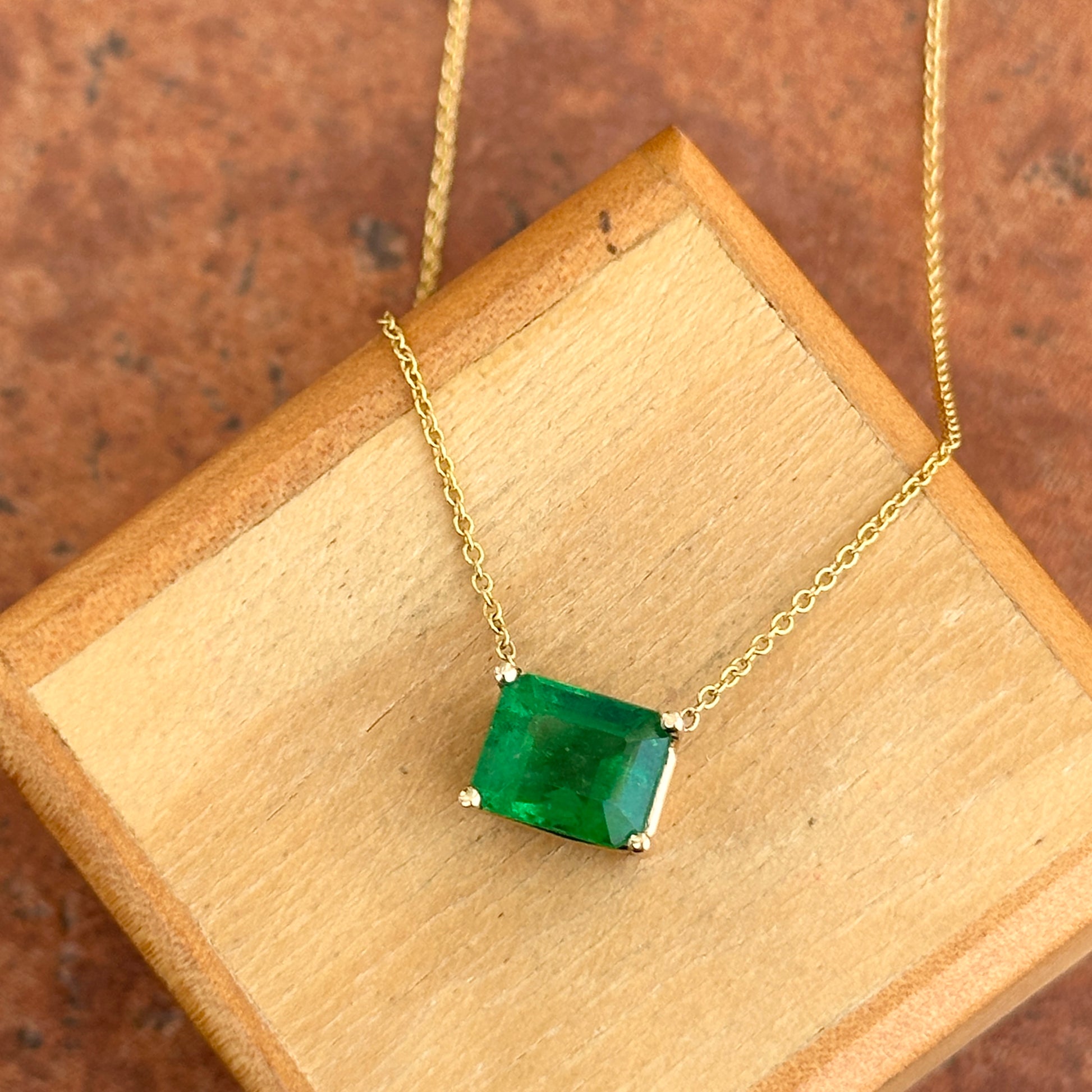 14KT Yellow Gold Solitaire 2.64 CT Emerald Cable Chain Necklace 18'' - LSJ