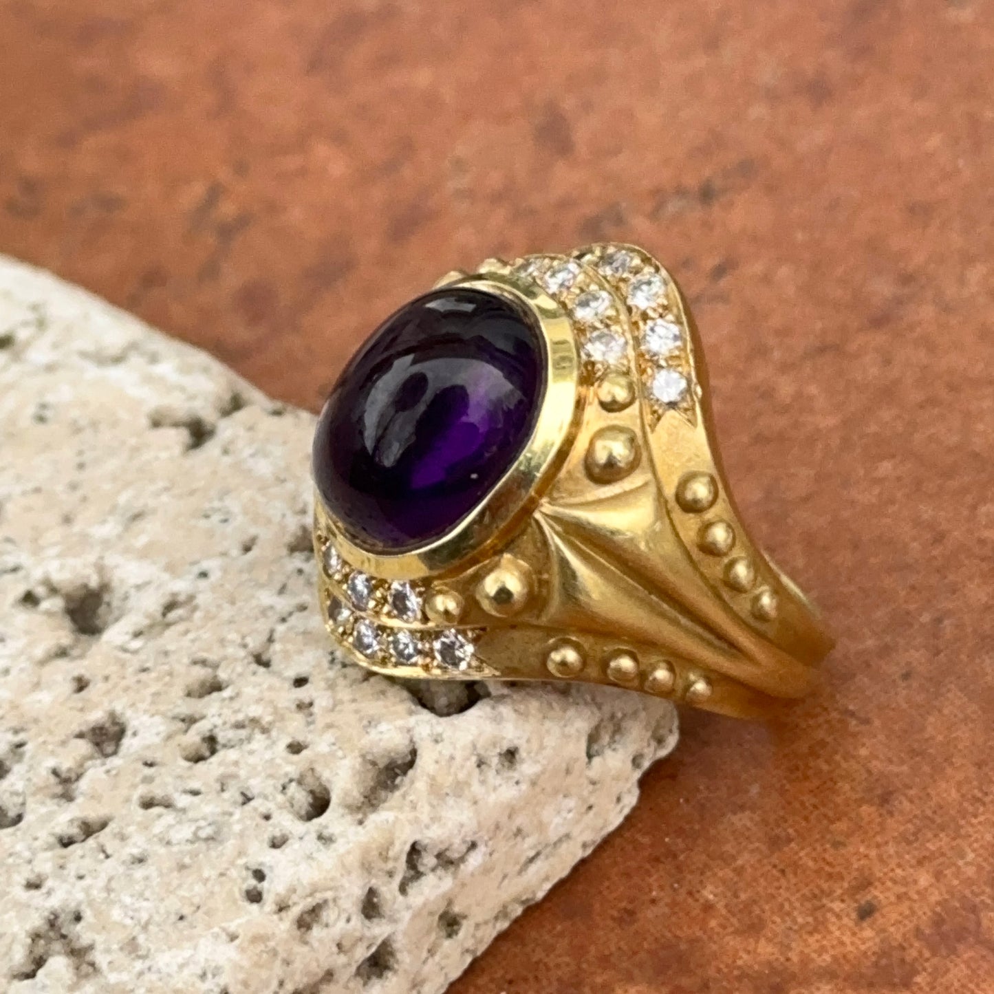 Estate Heavy 18KT Yellow Gold Bezel Cabochon Amethyst Diamond Byzantine Ring