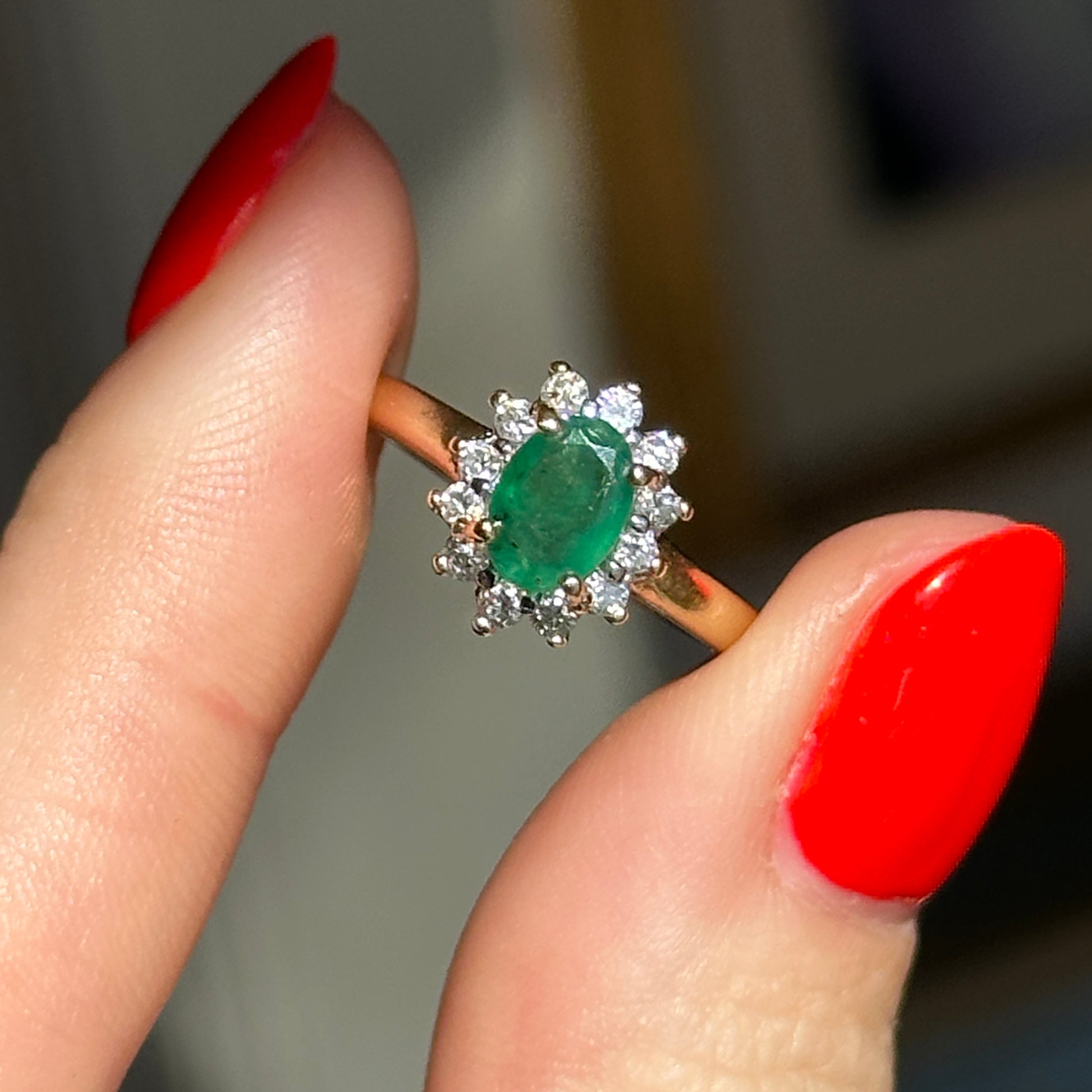 Estate 14KT Yellow Gold Oval .75-1.00CT Emerald + Diamond Halo Ring 4.5 - LSJ