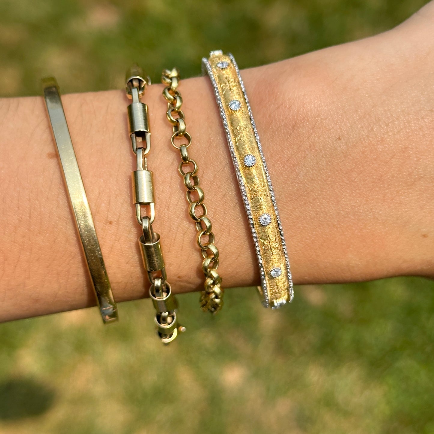 Estate 18KT Yellow Gold Etched Matte Diamond Bangle Bracelet