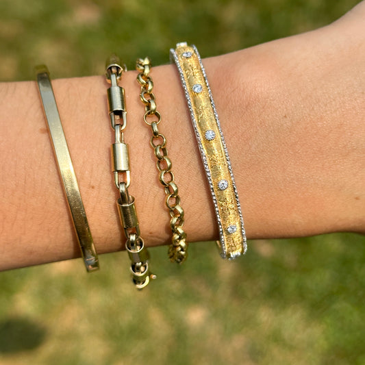 Estate 18KT Yellow Gold Etched Matte Diamond Bangle Bracelet