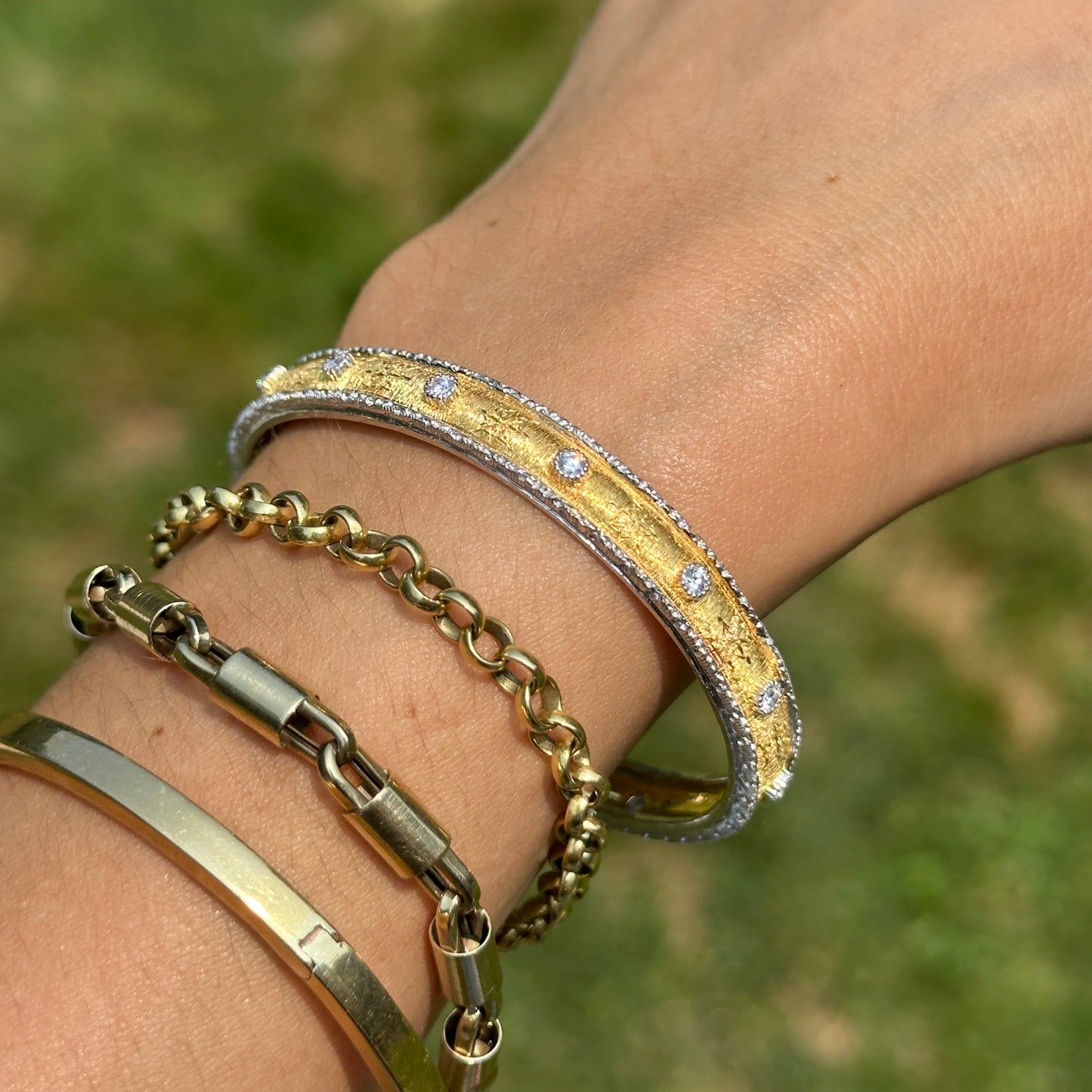 Estate 18KT Yellow Gold Etched Matte Diamond Bangle Bracelet