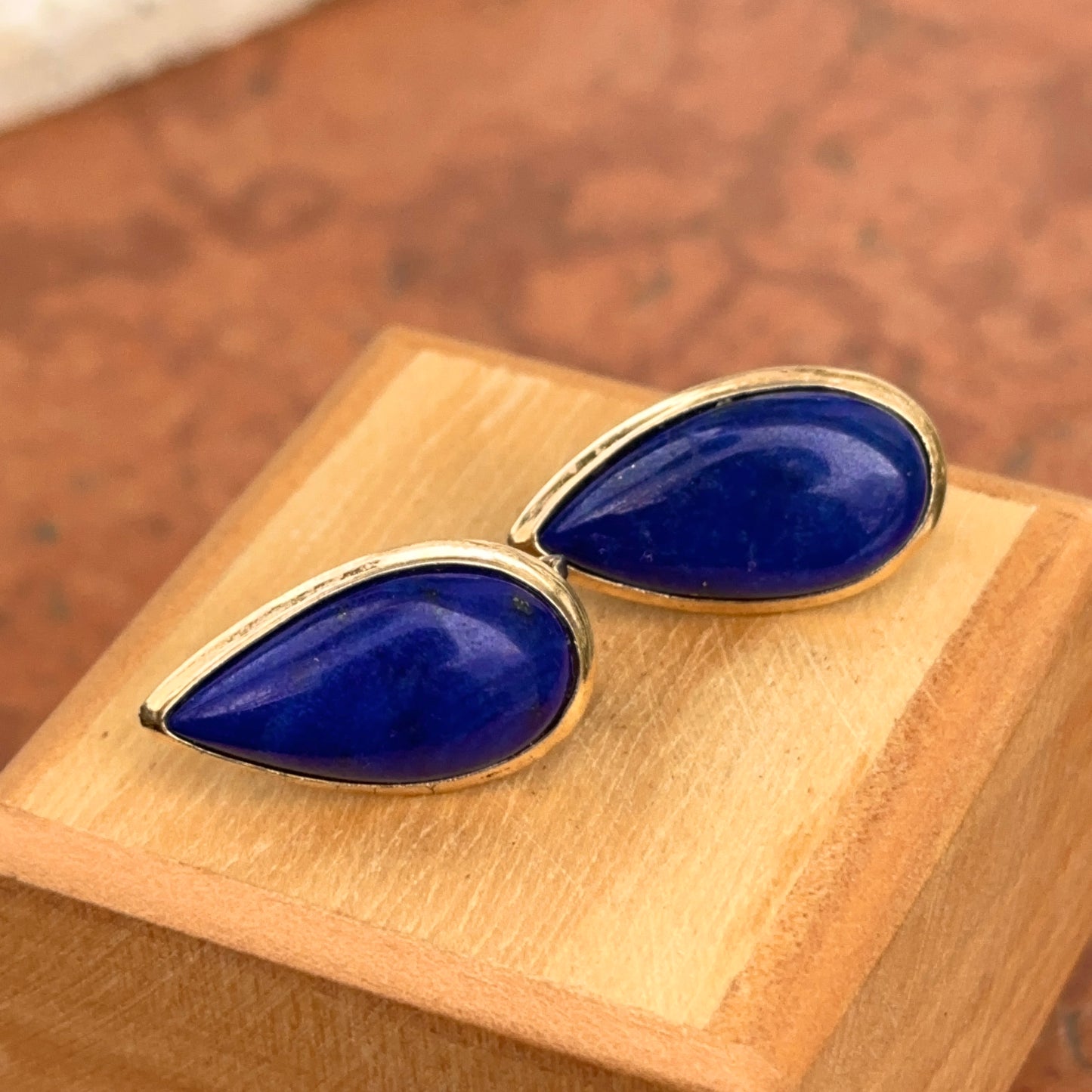 Estate 14KT Yellow Gold Genuine Cobalt Blue Lapis Earrings Teardrop