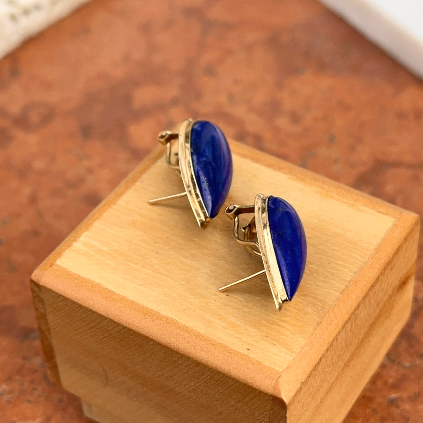 Estate 14KT Yellow Gold Genuine Cobalt Blue Lapis Earrings Teardrop