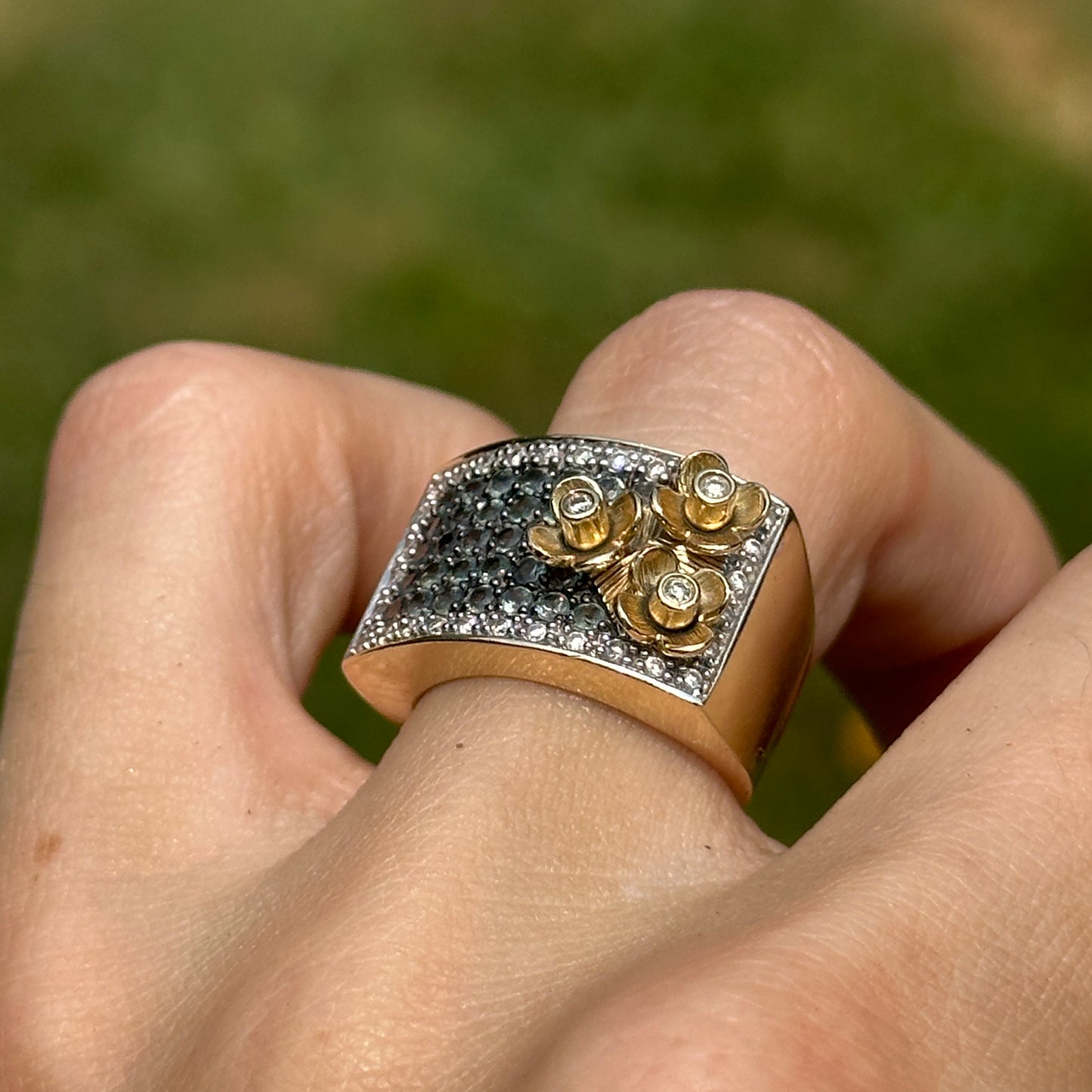 Estate 14KT Yellow Gold Alexandrite + Diamond Flower Ring