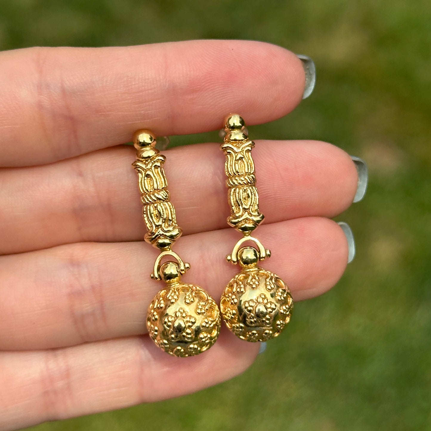 Estate 18KT Yellow Gold Filigree Ornate Dangle Earrings