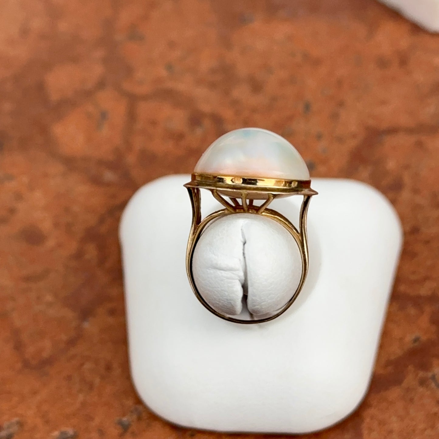 Estate 14KT Genuine Round Bezel Mabe Pearl Ring