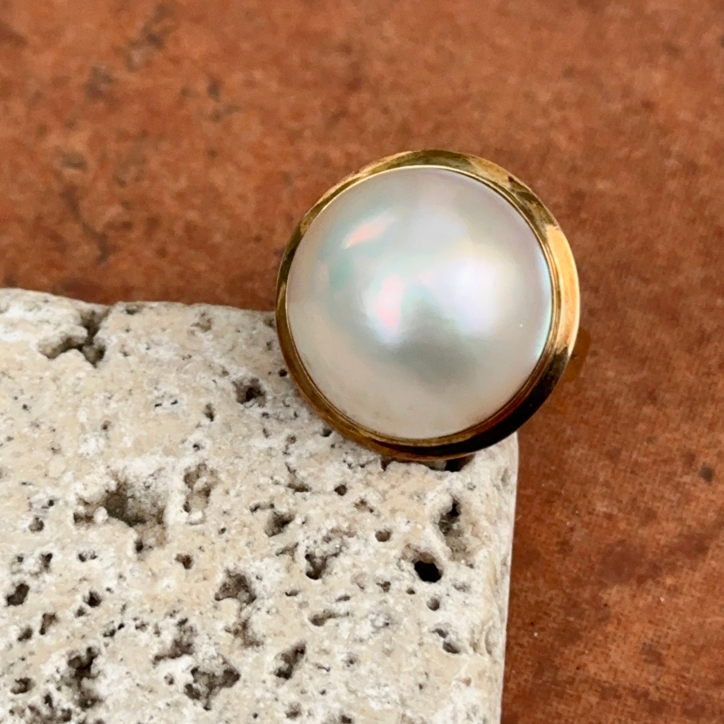 Estate 14KT Genuine Round Bezel Mabe Pearl Ring