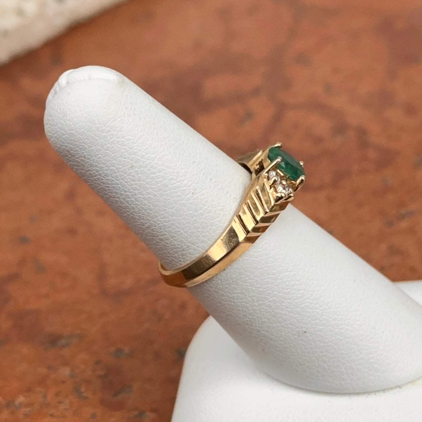 Estate 14KT Yellow Gold Oval-Cut  Faceted Emerald + Diamond Chevron Shaped Ring