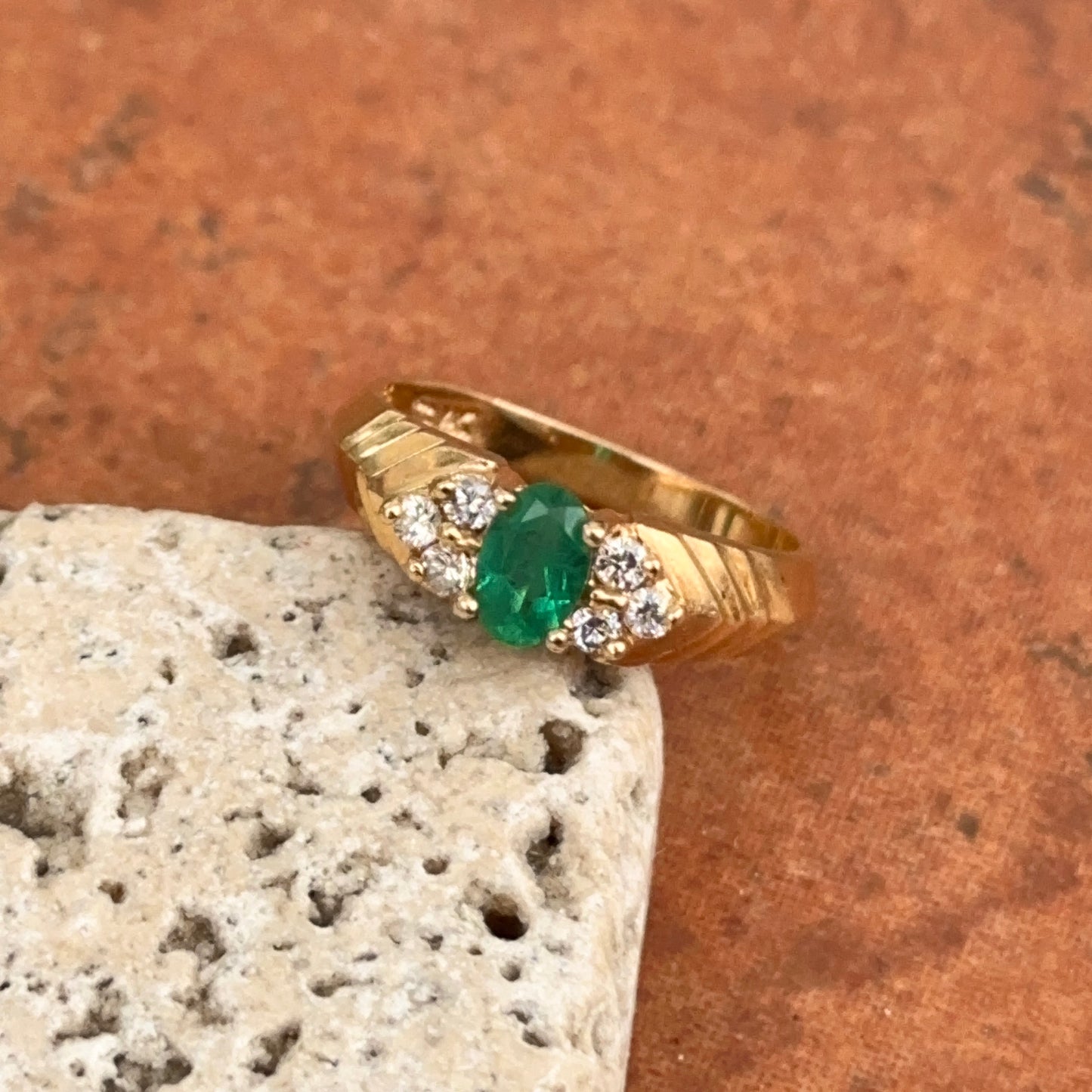 Estate 14KT Yellow Gold Oval-Cut  Faceted Emerald + Diamond Chevron Shaped Ring