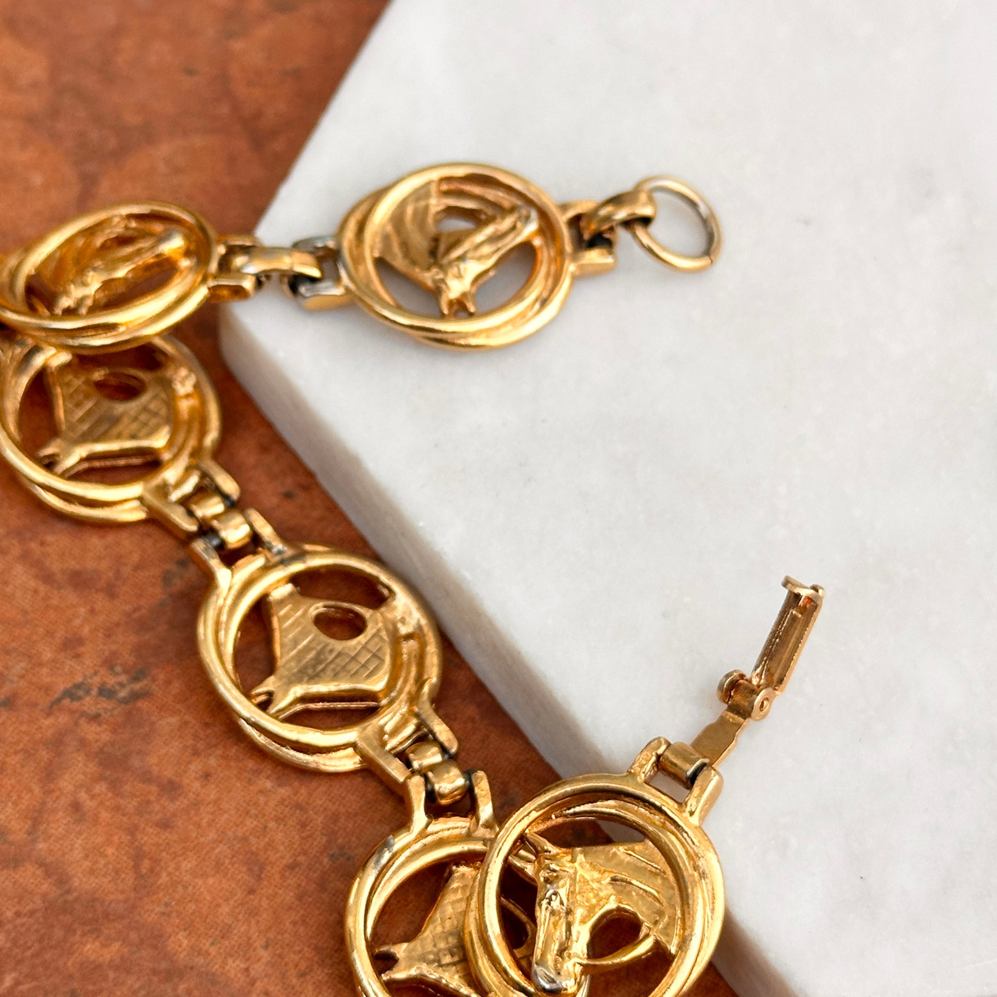 Estate Gold Tone Horse Head Circle Bracelet 7.5” - LSJ