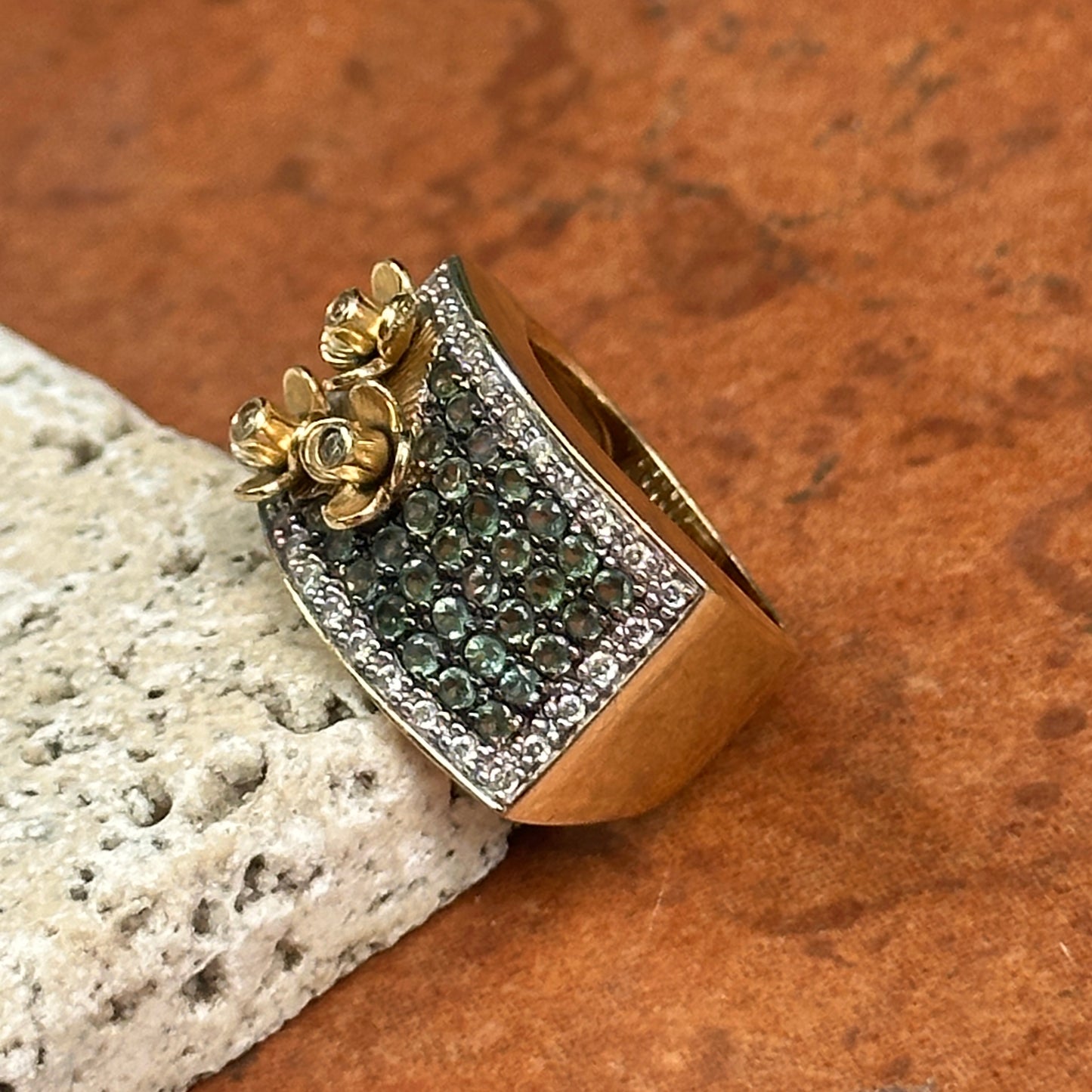 Estate 14KT Yellow Gold Alexandrite + Diamond Flower Ring