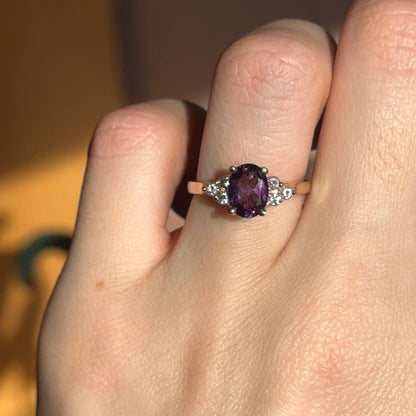 Estate 14KT Yellow Gold Oval-Cut Purple Amethyst + Round Diamond Accent Ring