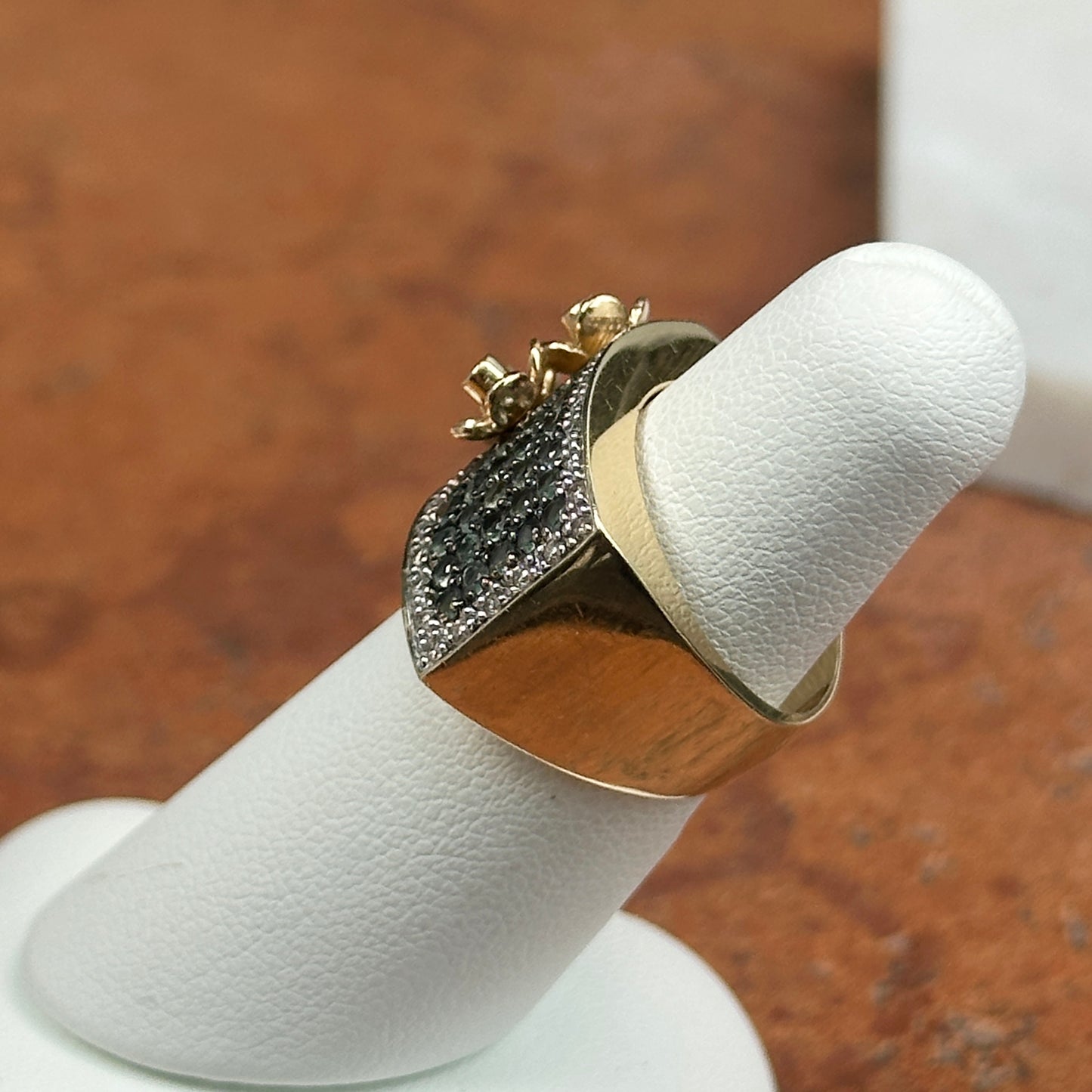 Estate 14KT Yellow Gold Alexandrite + Diamond Flower Ring