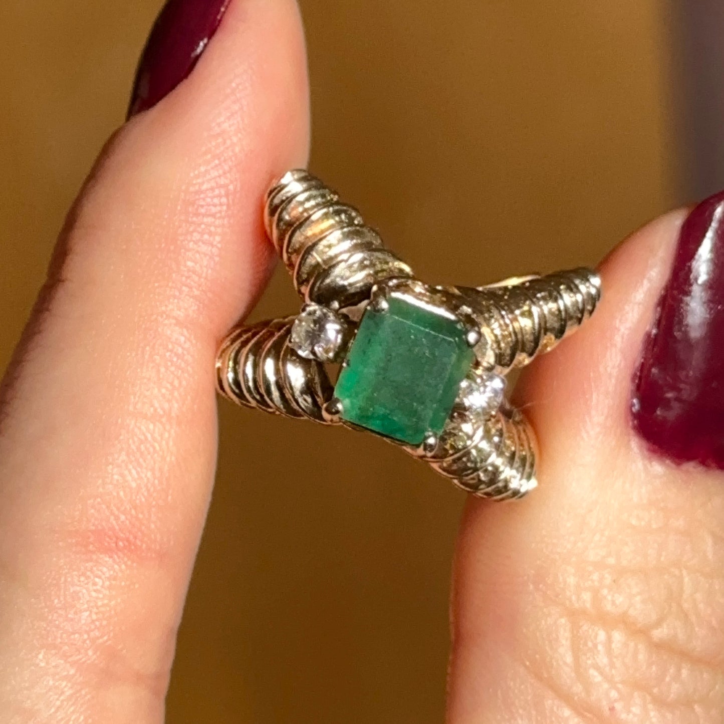 Estate 14KT Yellow Gold Emerald-Cut Emerald + Diamond Ring Ribbed Criss Cross Band Mid Century