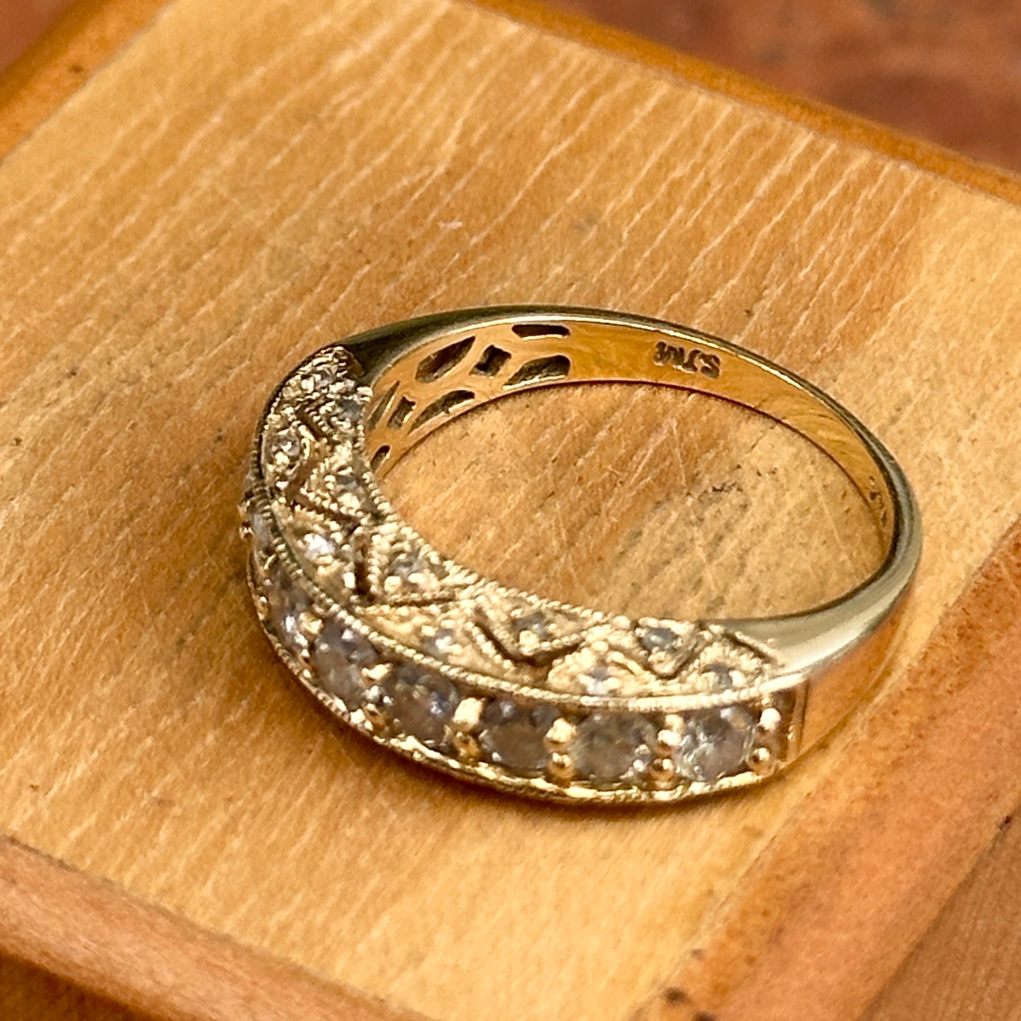 Estate 14KT Yellow Gold .83 CT Diamond Filigree Band Ring
