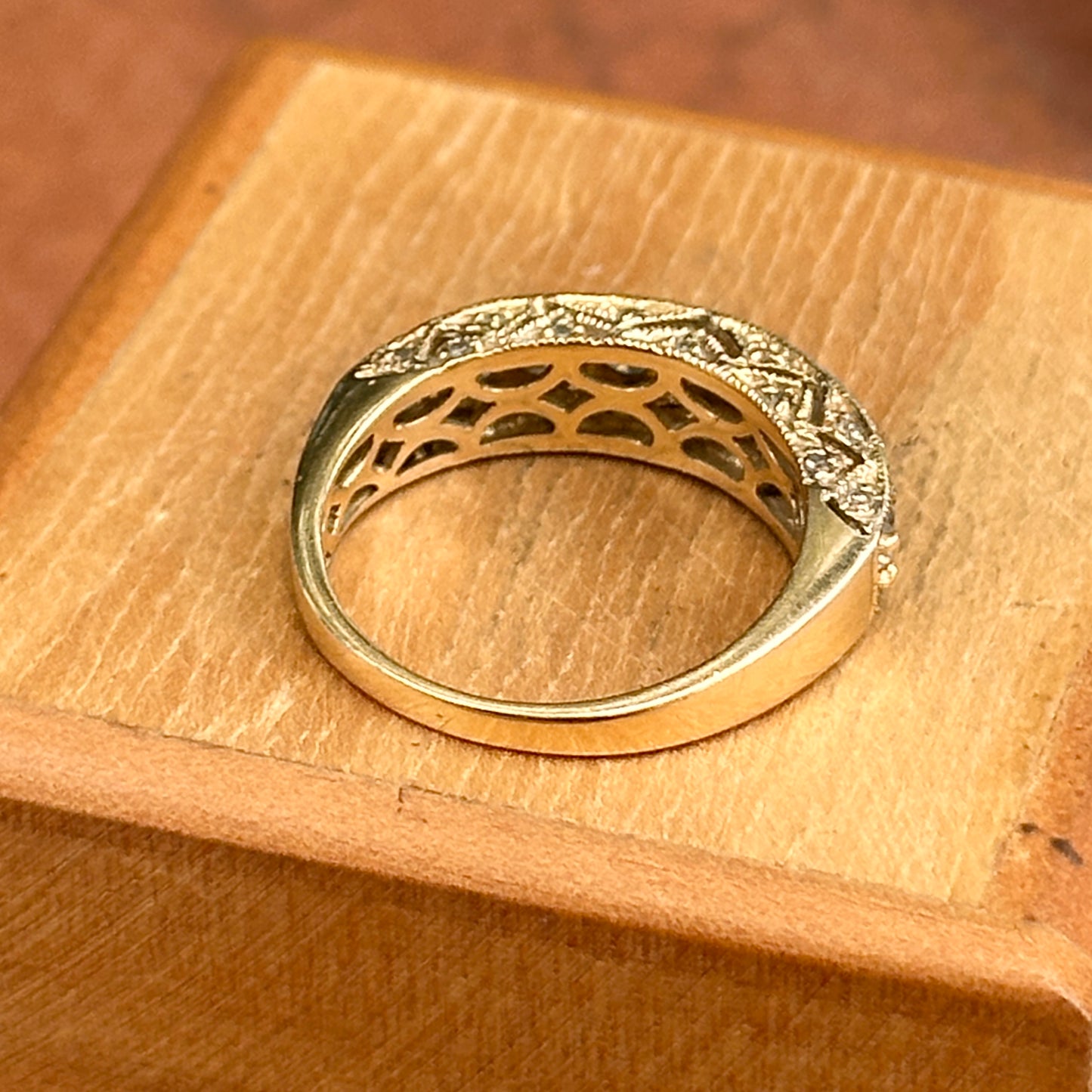 Estate 14KT Yellow Gold .83 CT Diamond Filigree Band Ring