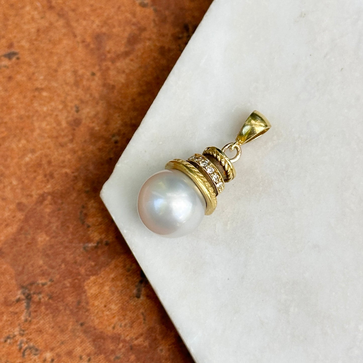 Estate 18KT Yellow Gold Round Tahitian Pearl + Round Diamond Pendant