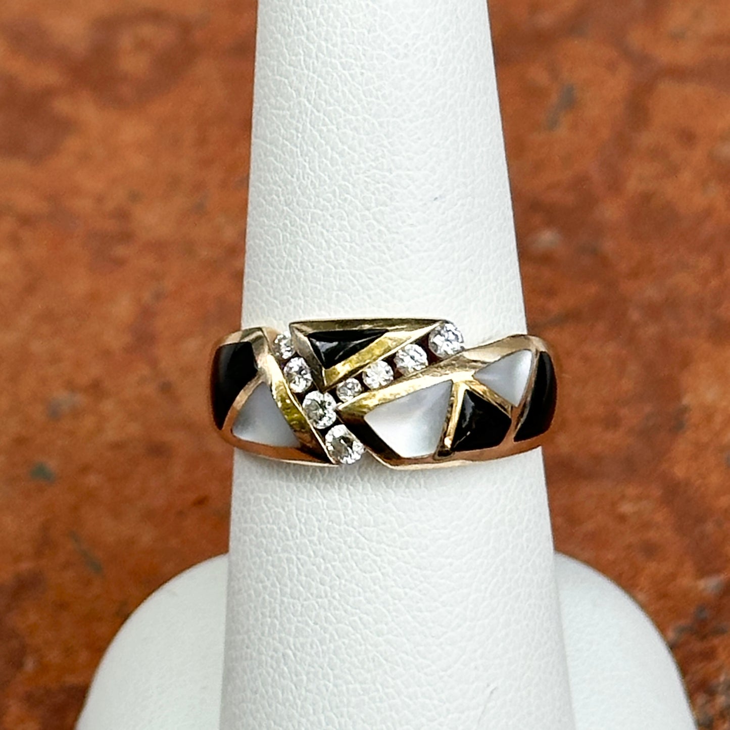 Estate 14KT Yellow Gold Mother of Pearl, Onyx, + Diamaond Ring