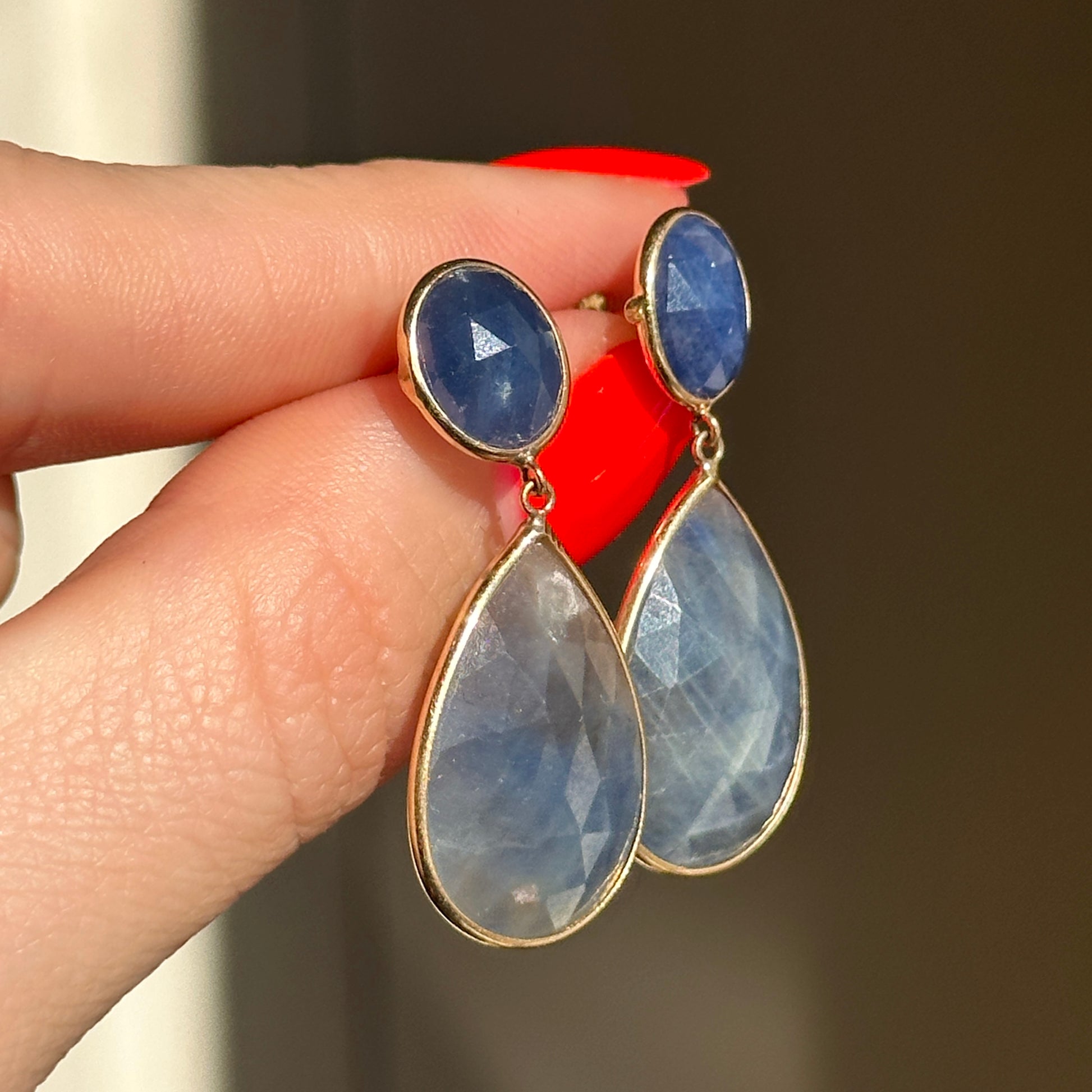 Estate 14KT Yellow Gold Oval Faceted + Pear Teardrop Blue Sapphire Dangle Drop Earrings - LSJ