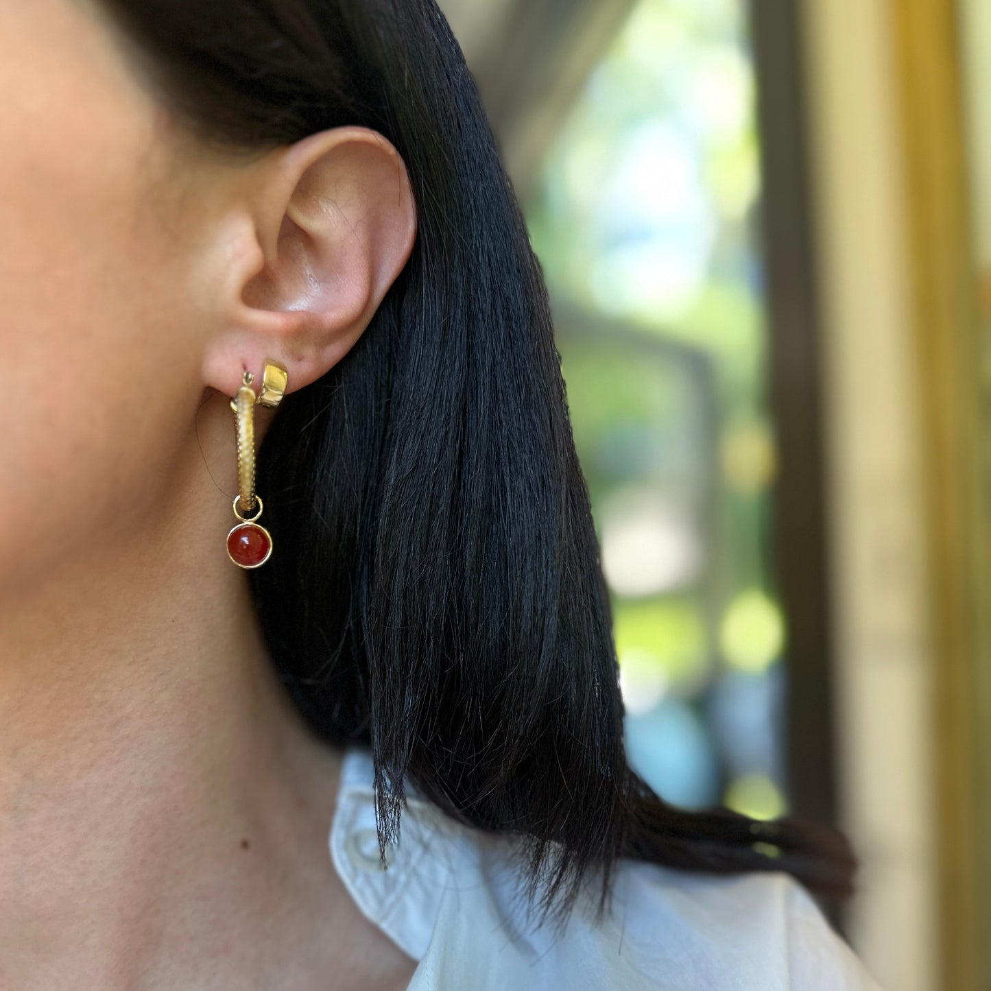 Estate 14KT Yellow Gold Onyx & Carnelian Ball Earrings Charms