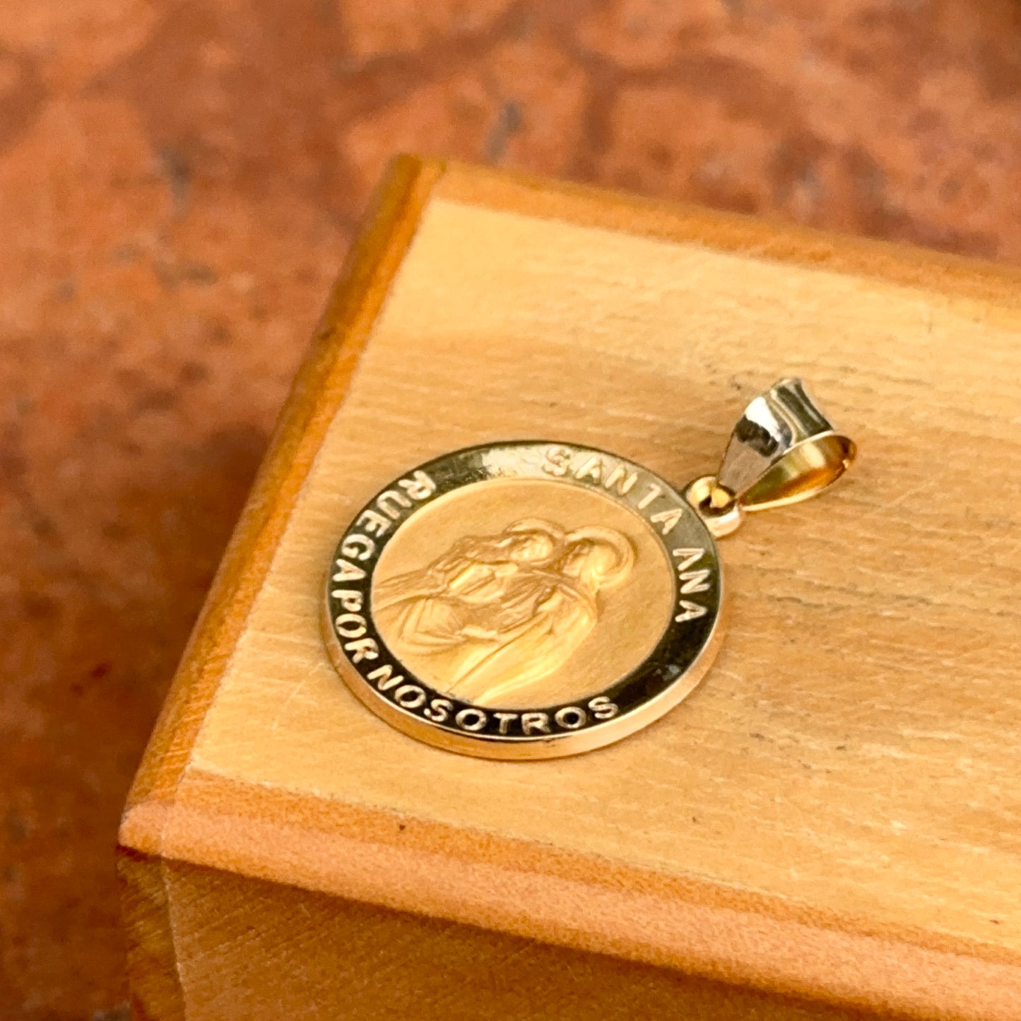 14KT Yellow Gold Solid Padre Pio Round Medal Pendant 18mm