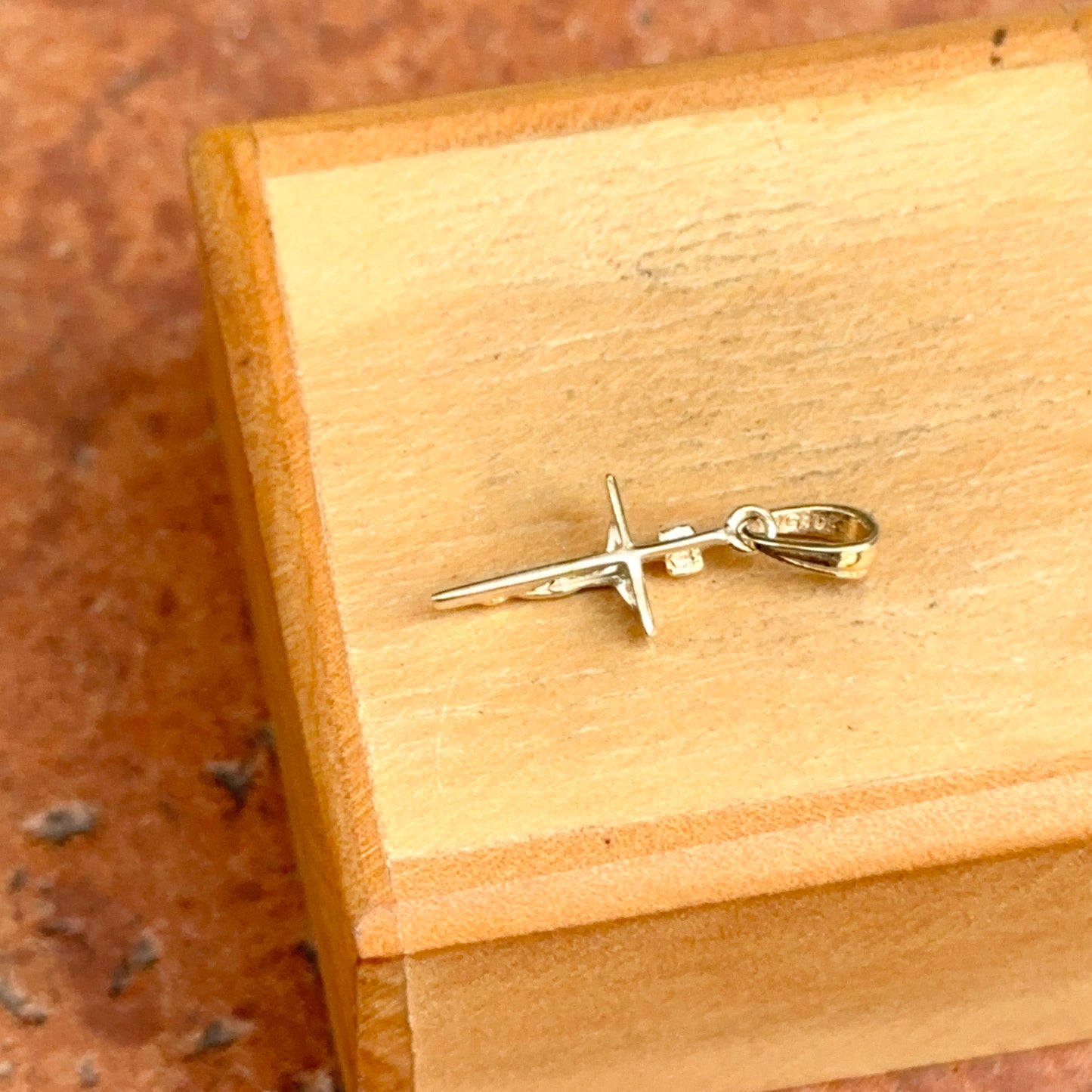 10KT Yellow Gold 2D Crucifix Cross Pendant Charm 16mm