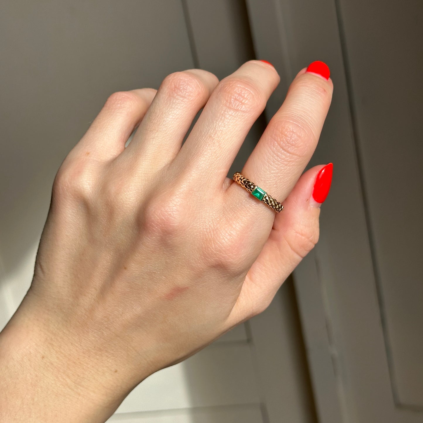 Estate 18KT Yellow Gold Emerald-Cut Emerald Mesh Band Ring