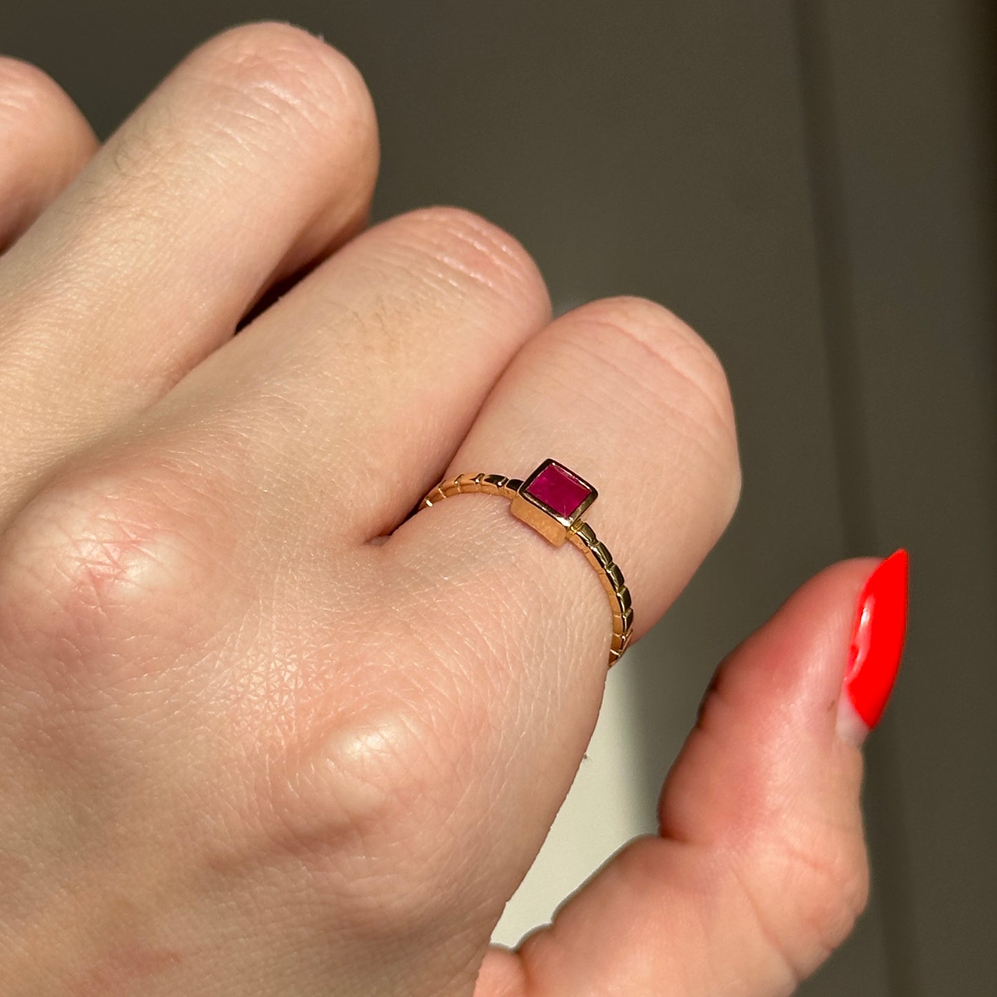 Estate 18KT Yellow Gold Square Ruby Notched Band Ring