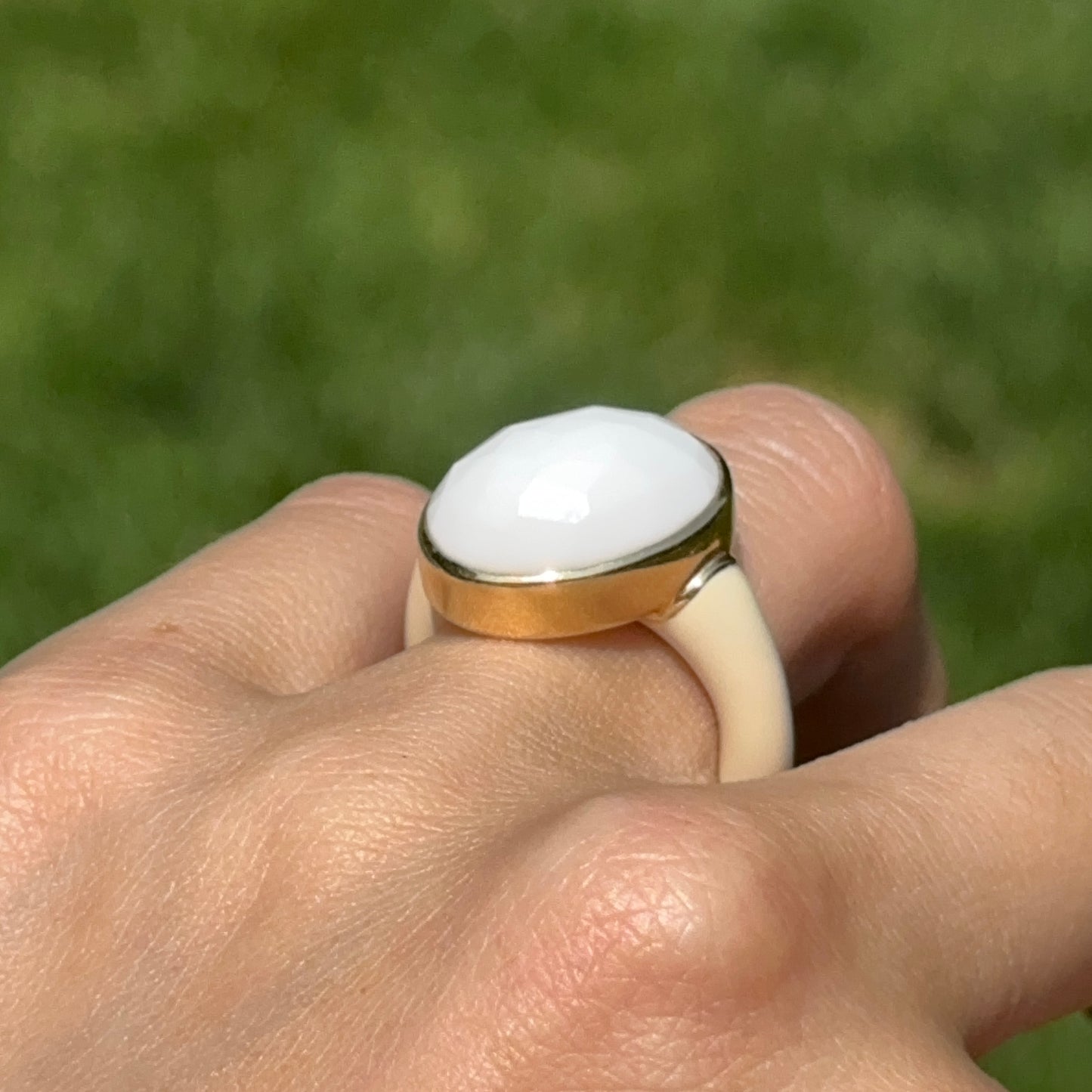 Estate 18KT Yellow Gold + Sterling Silver Agate + Enamel Ring