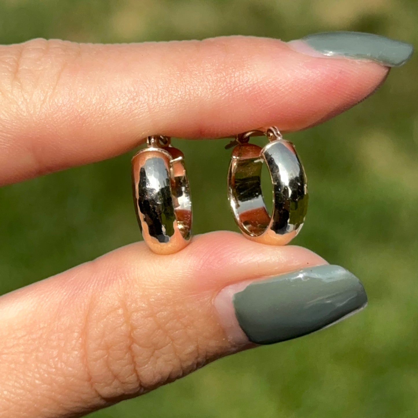 Estate 14KT Yellow Gold Hammered Hoop Earrings 15mm