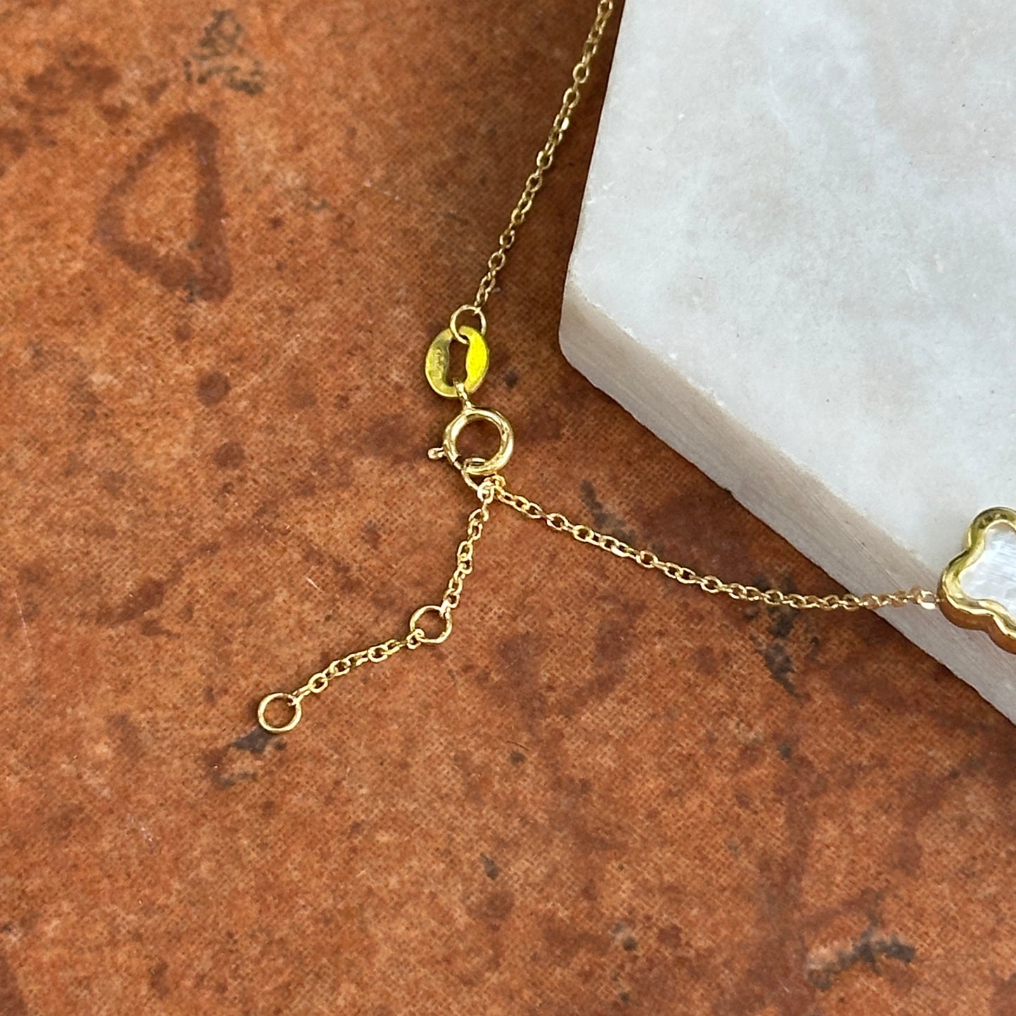 14KT Yellow Gold 8mm Mother of Pearl Clover Station Chain Bracelet