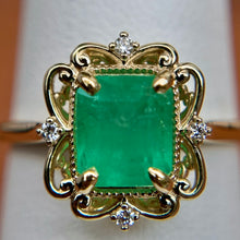 Load image into Gallery viewer, 14KT Yellow Gold Emerald-Cut Colombian Emerald + Filigree Diamond Ring