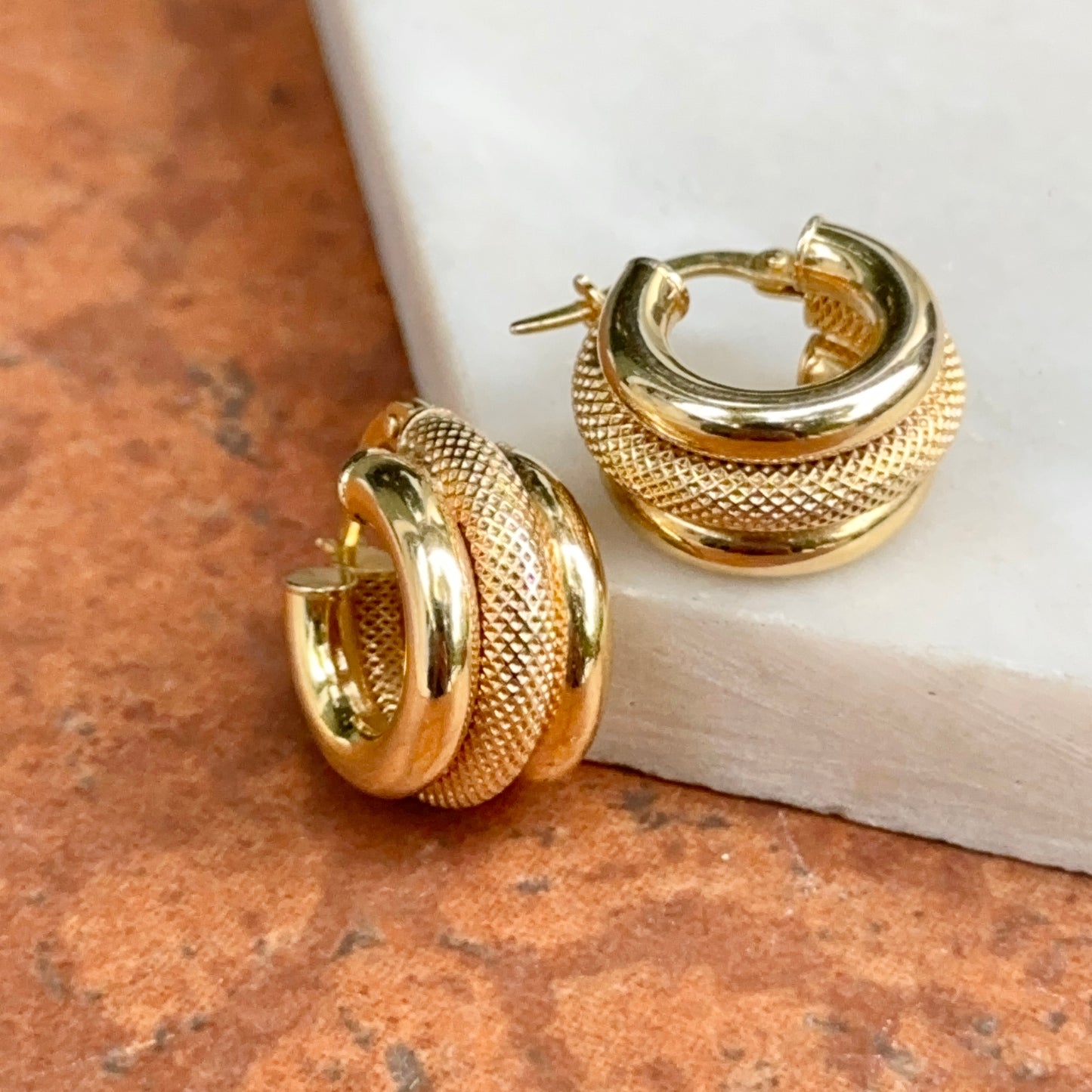 Estate 14KT Yellow Gold Mesh Ribbed Hoop Earrings 16mm
