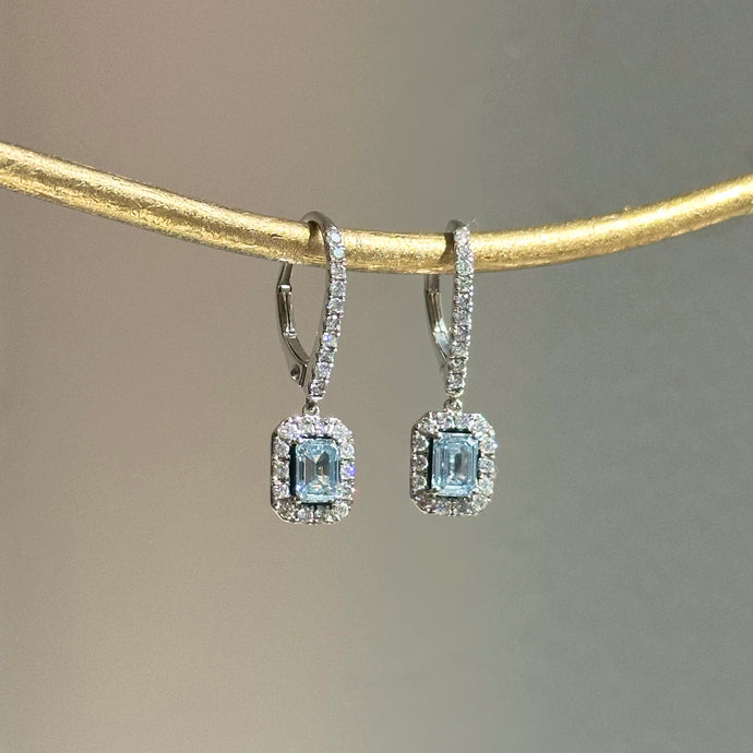 LV Gold Flat Stud Earrings – Liberato Stilè  Stud earrings, White gold earrings  studs, Jewelry