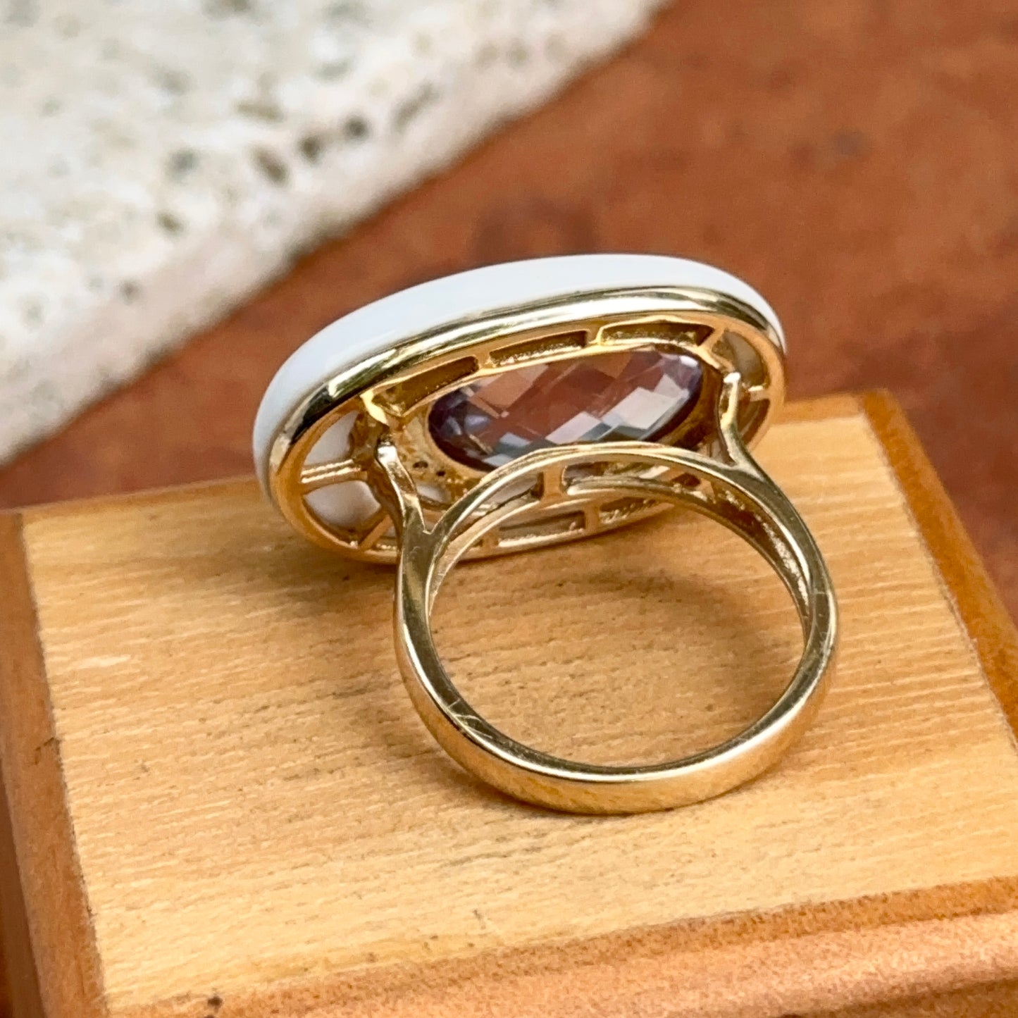 Estate 10KT Yellow Gold Amethyst, Diamond, + Agate Ring