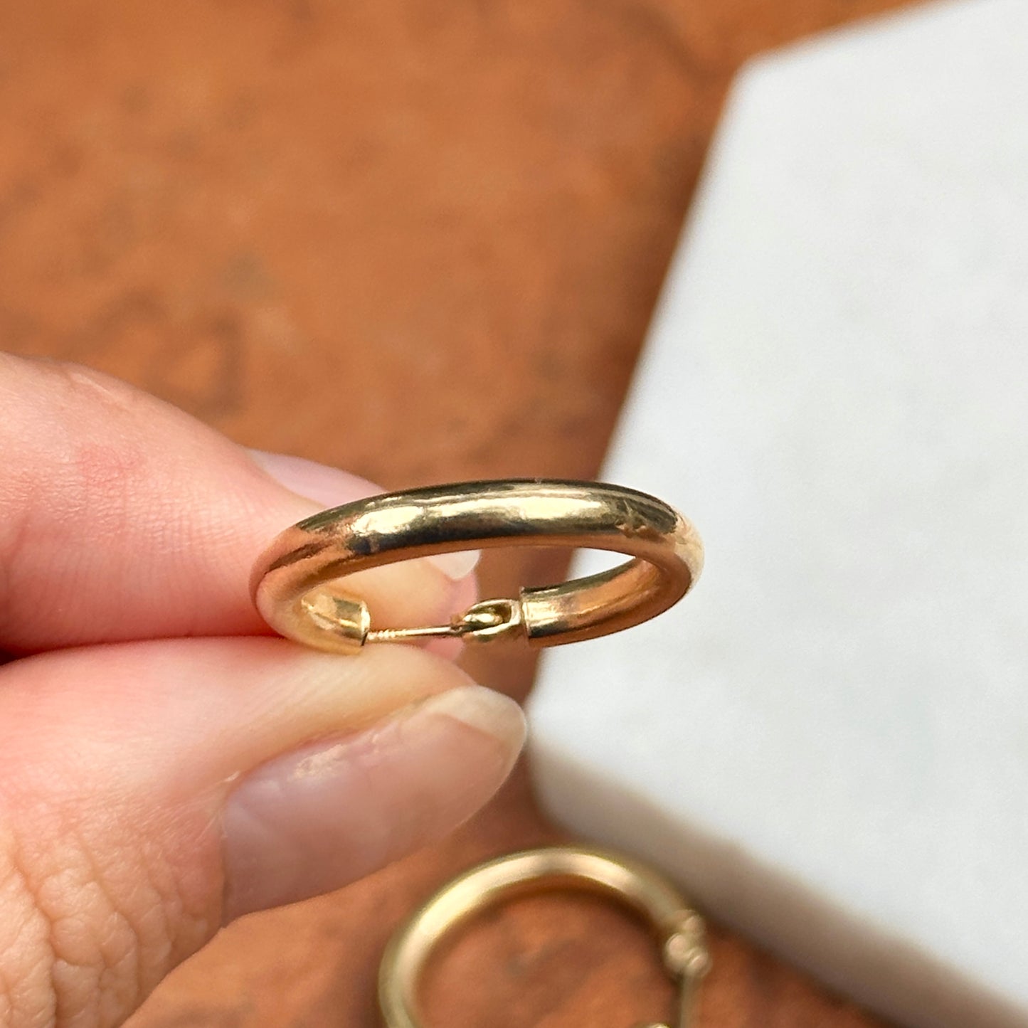 Estate 14KT Yellow Gold Hollow Tube Hoop Earrings 21mm