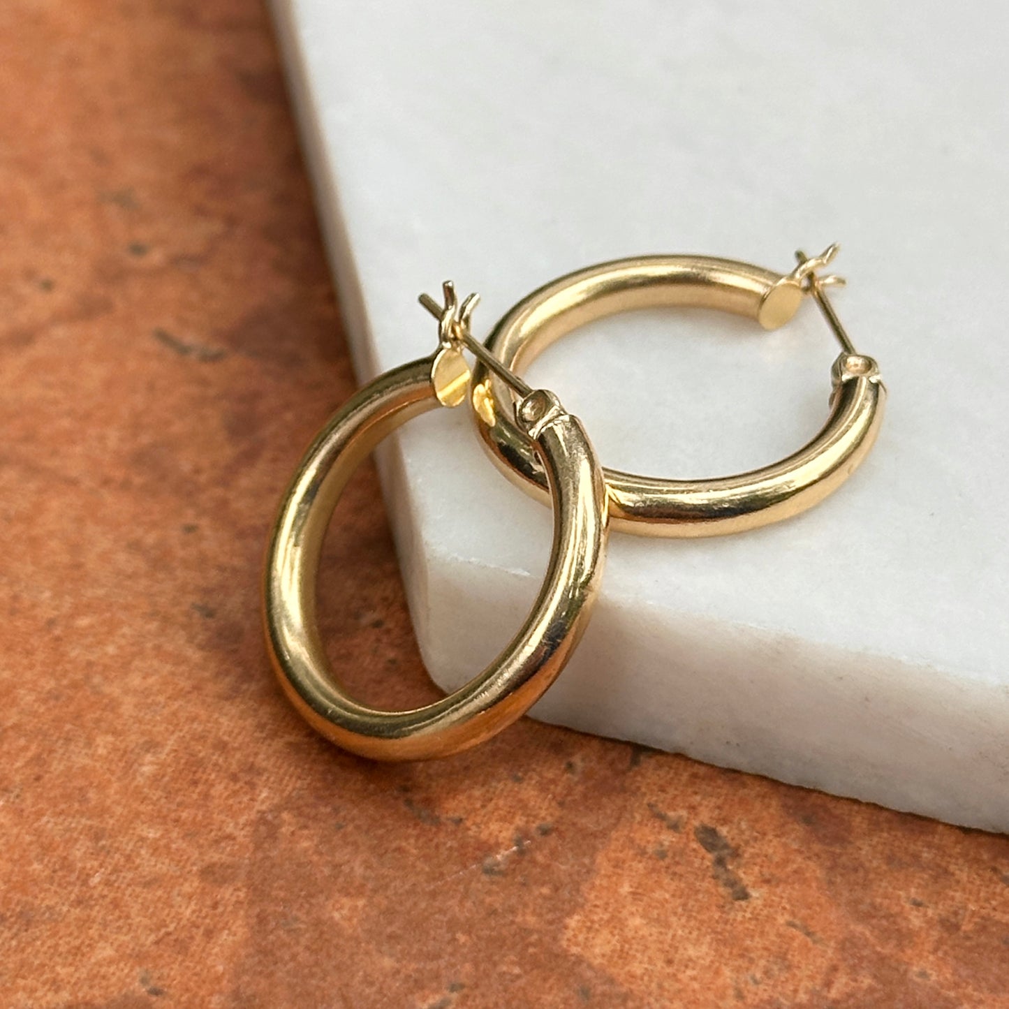 Estate 14KT Yellow Gold Hollow Tube Hoop Earrings 21mm