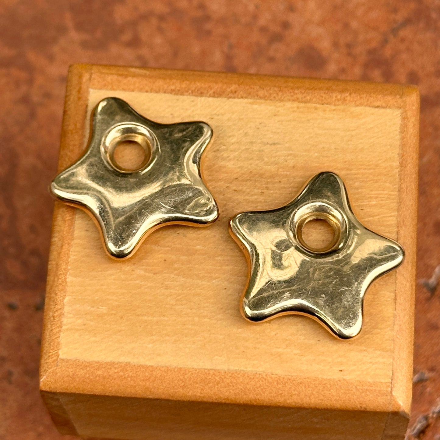 Estate Peter Brams 14KT Yellow Gold Star Hoop Earring Charms 20mm