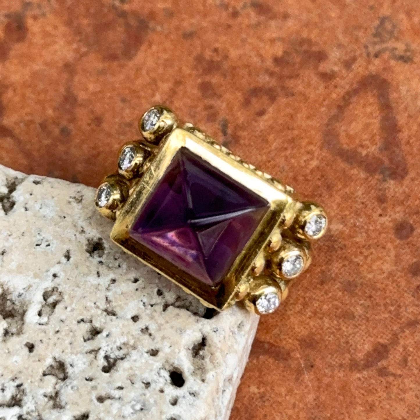 Estate 18KT Yellow Gold Sugarloaf Amethyst + Diamond RIng