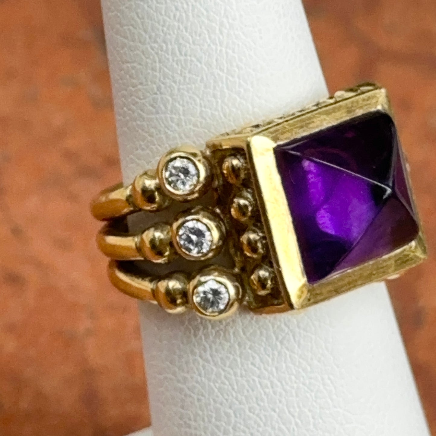 Estate 18KT Yellow Gold Sugarloaf Amethyst + Diamond RIng