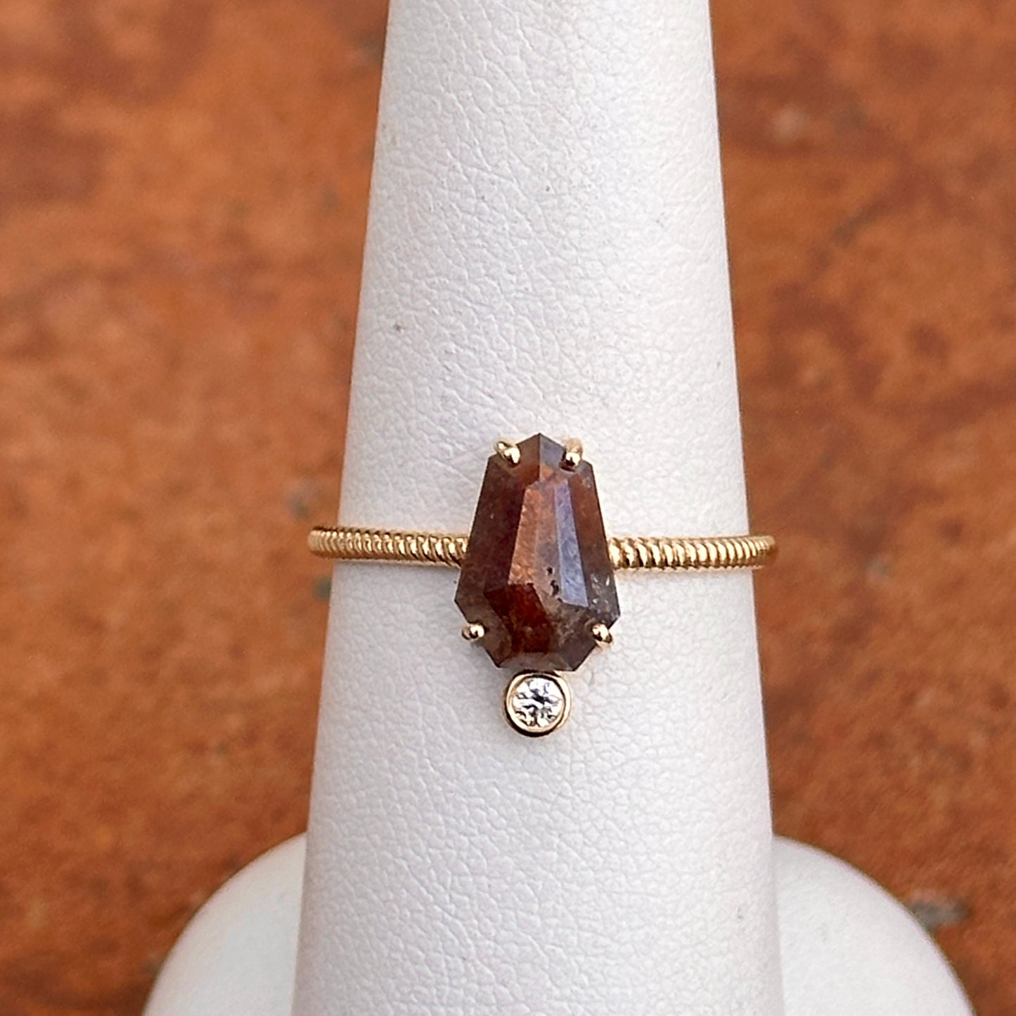 14KT Yellow Gold Coffin Red Salt & Pepper + Round White Diamond Ring - LSJ