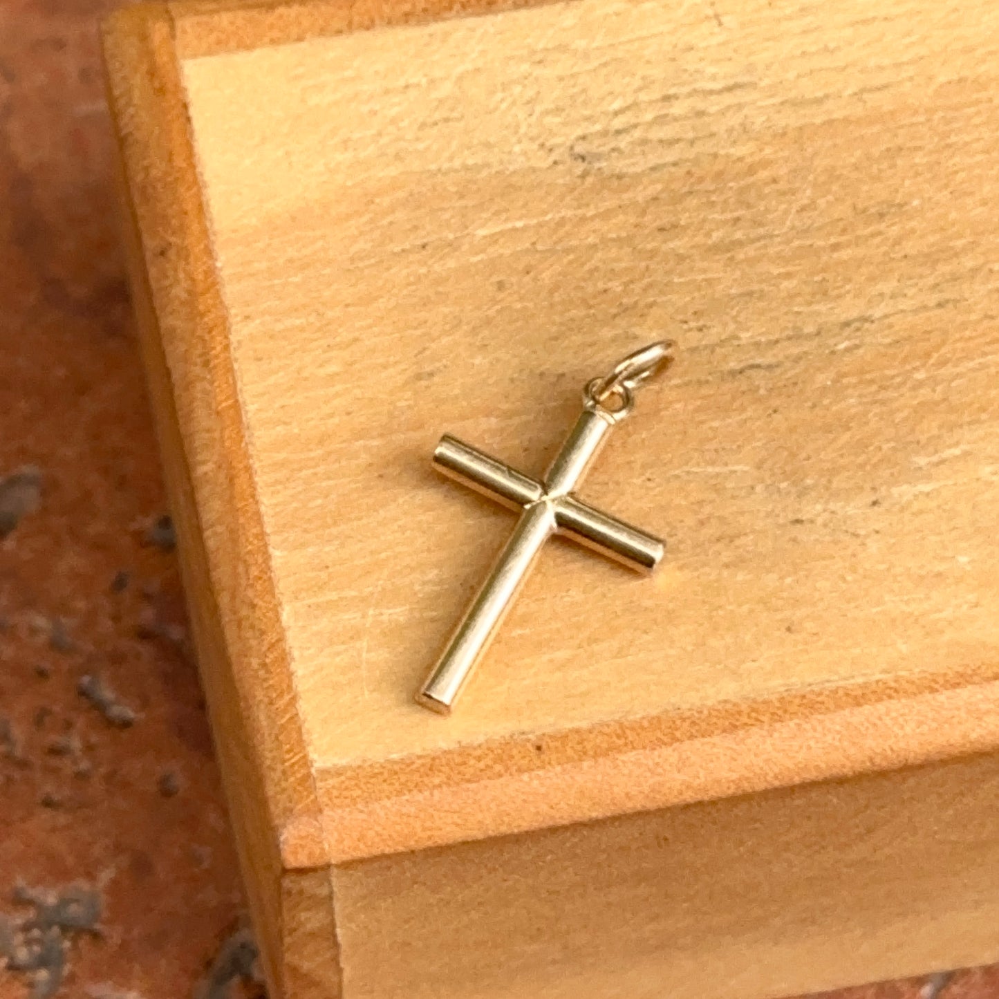 Estate 18KT Yellow Gold Plain Cross Pendant