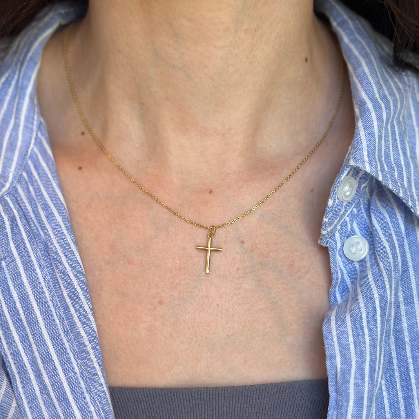 Estate 18KT Yellow Gold Plain Cross Pendant