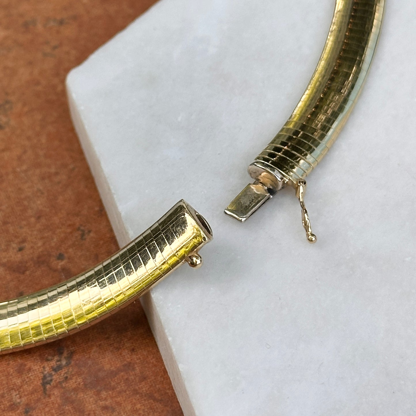 Estate 14KT Yellow Gold Polished Domed Omega Collar Necklace 8mm/ 17" - LSJ