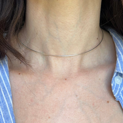 14KT White Gold Rounded 1mm Omega Collar Necklace