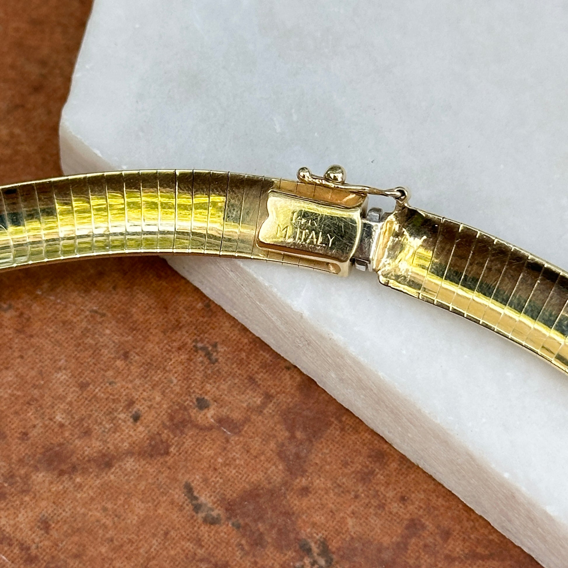 Estate 14KT Yellow Gold Polished Domed Omega Collar Necklace 8mm/ 17" - LSJ