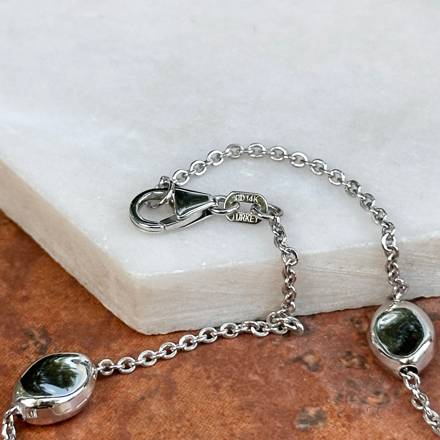 14KT White Gold Rolo + Puffed Station Oval Bead Necklace 18"